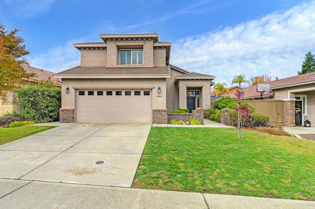 2043 Horseshoe Glen CIR
