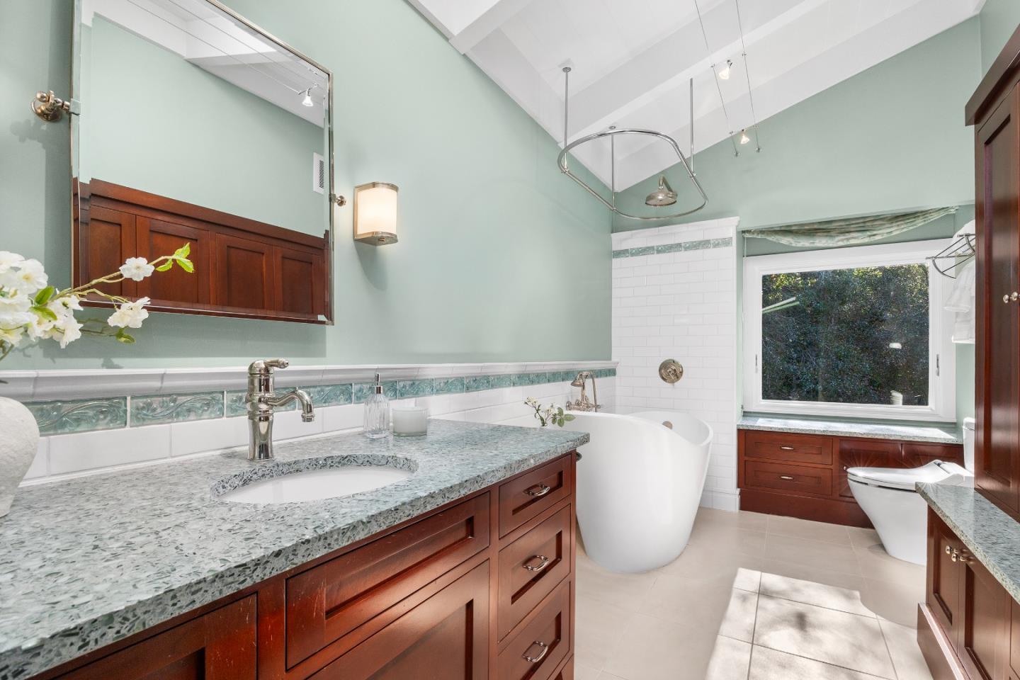 2293 Laurel Glen RD