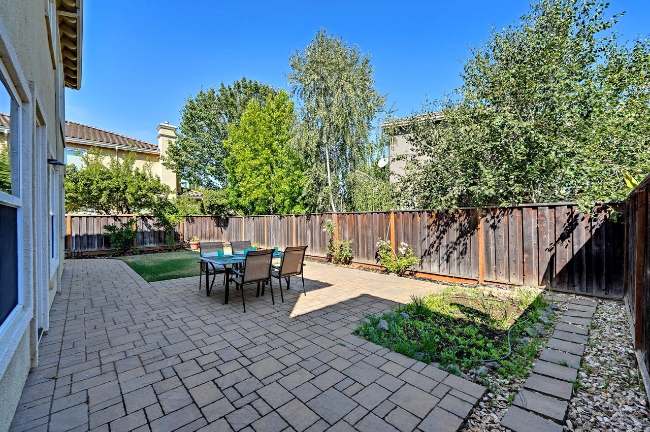 1631 Avenida De Los Padres