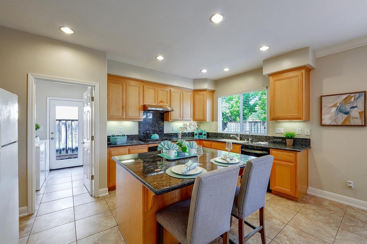 1631 Avenida De Los Padres