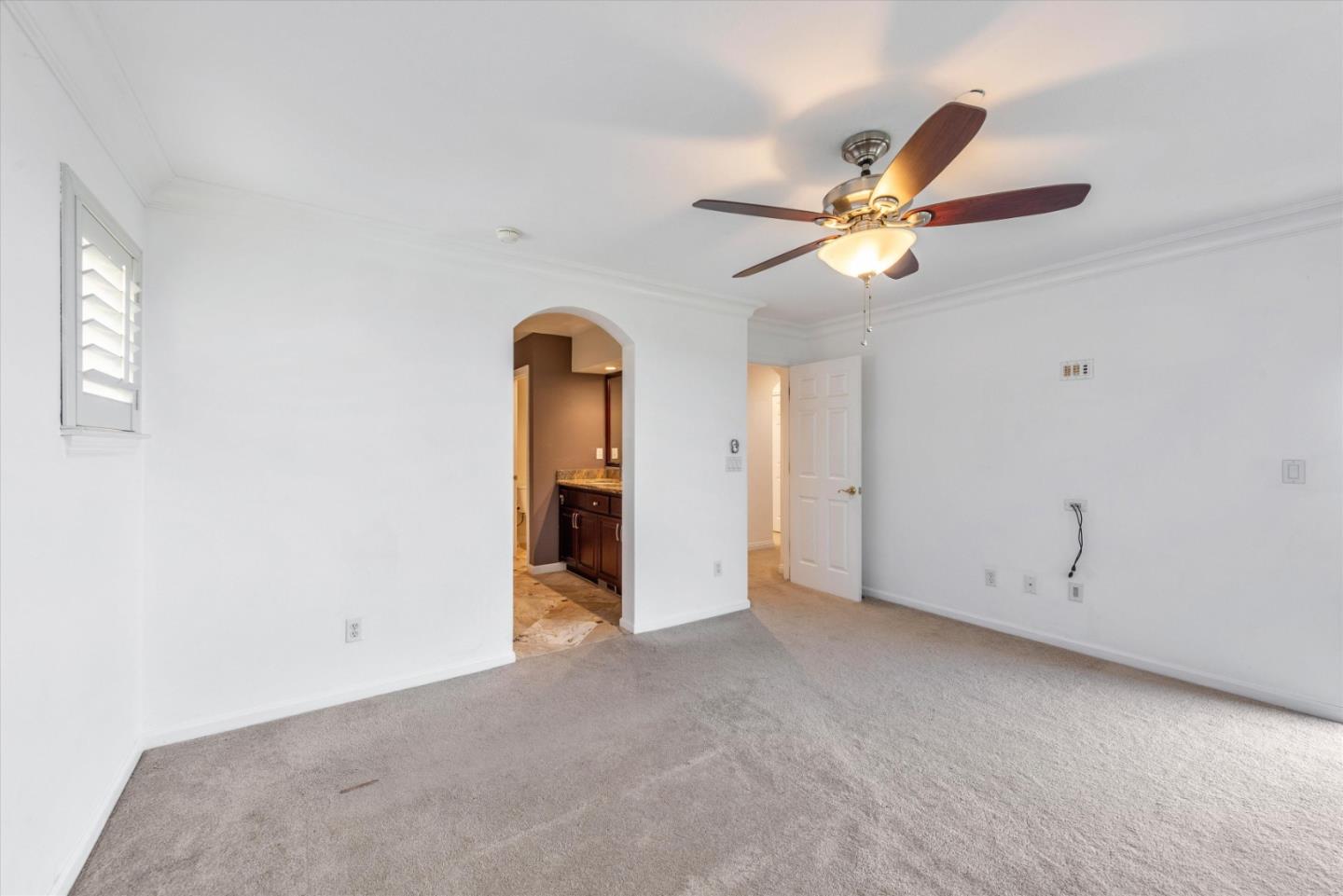 8215 Skyline Circle