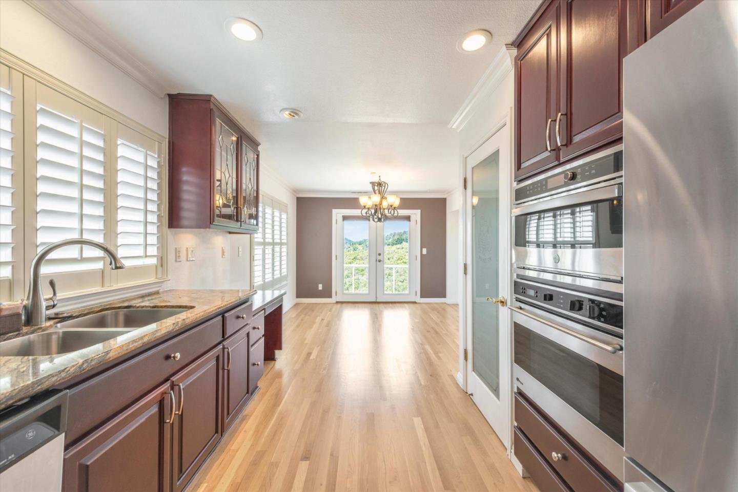 8215 Skyline Circle