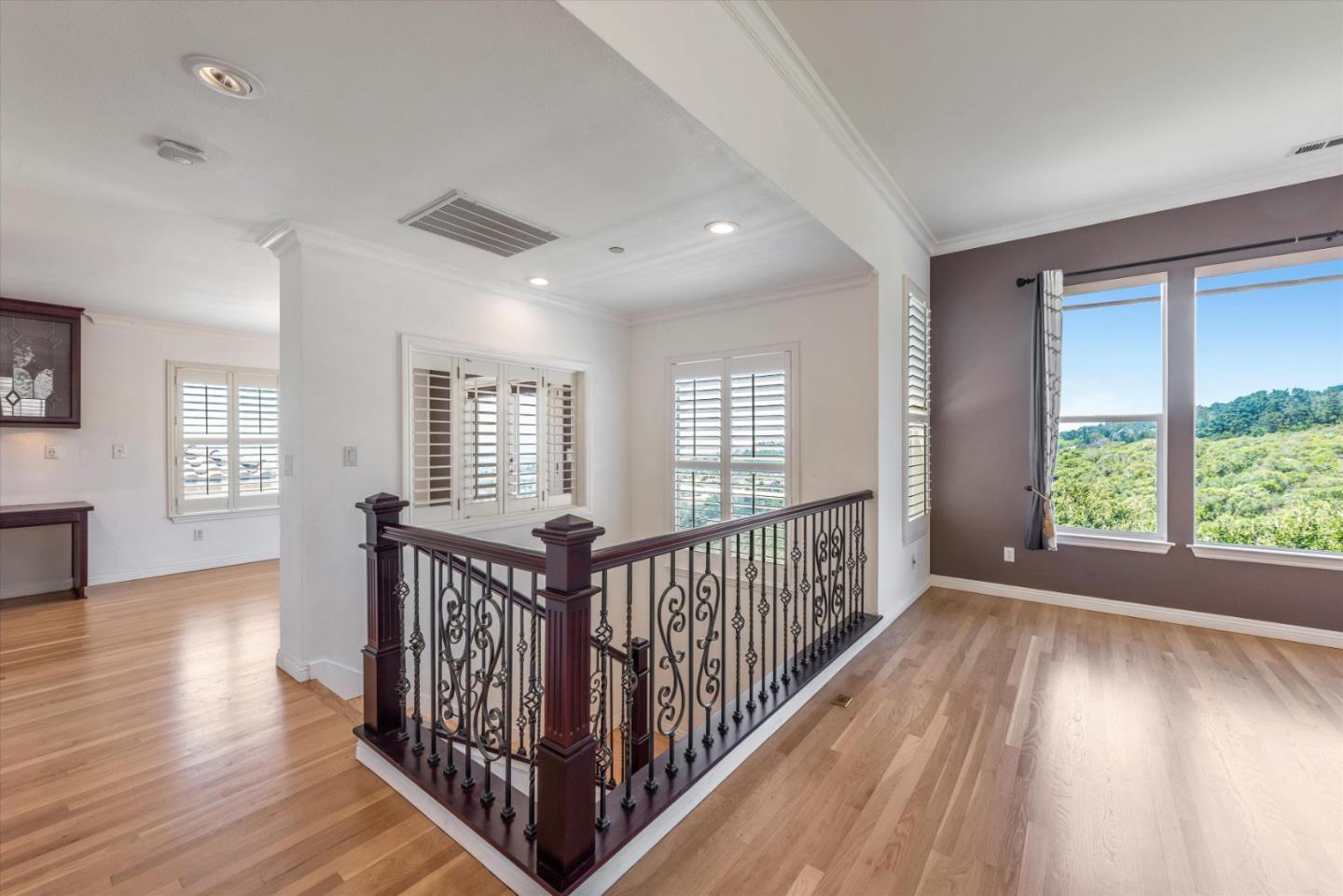 8215 Skyline Circle