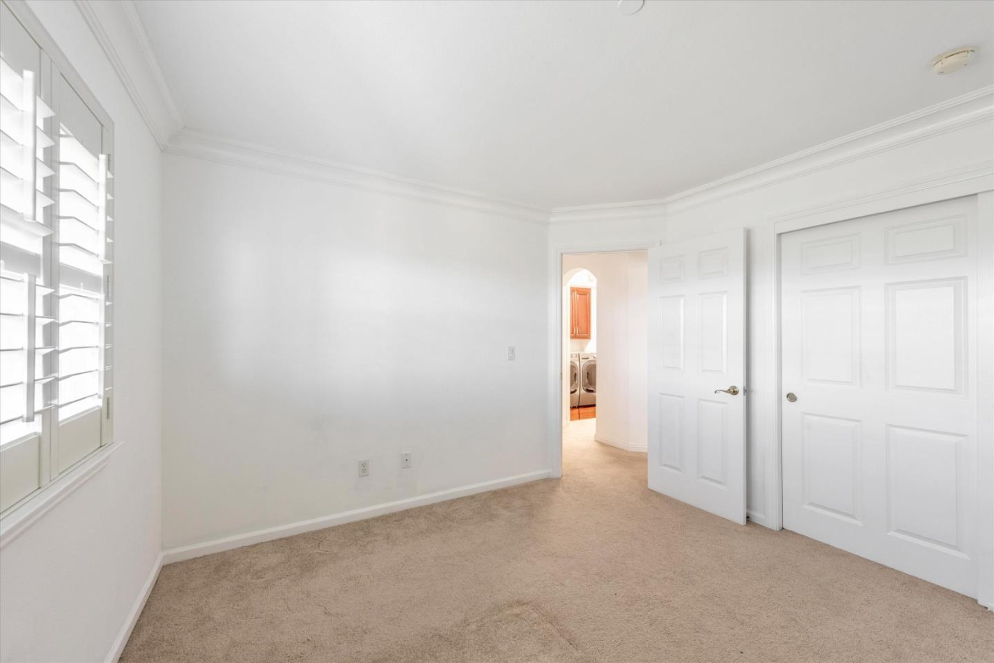 8215 Skyline Circle
