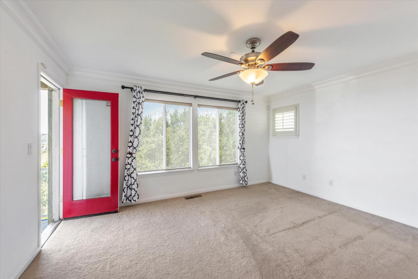 8215 Skyline Circle