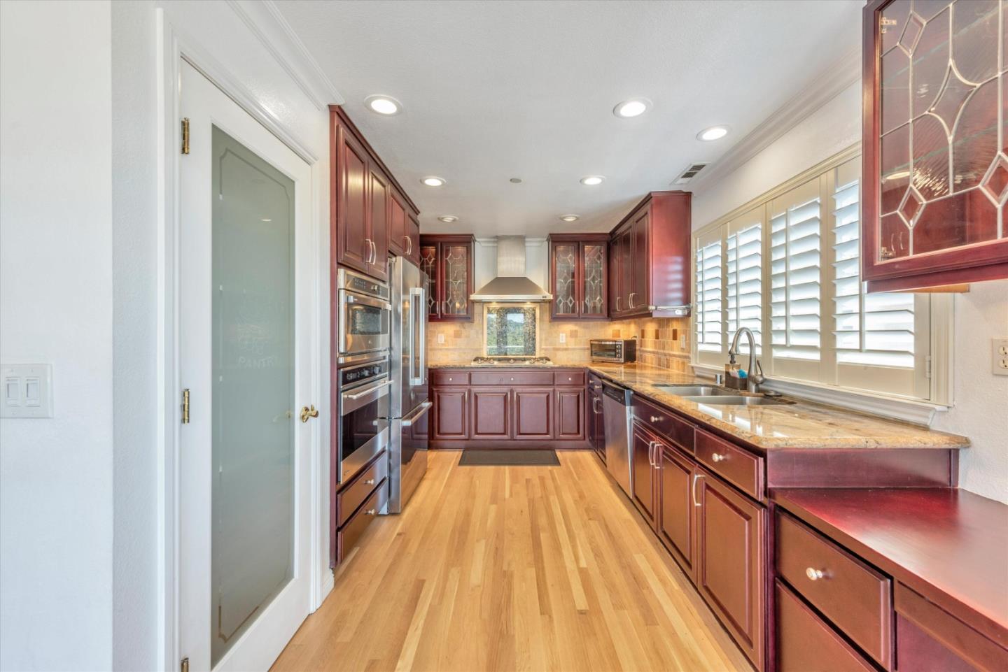 8215 Skyline Circle