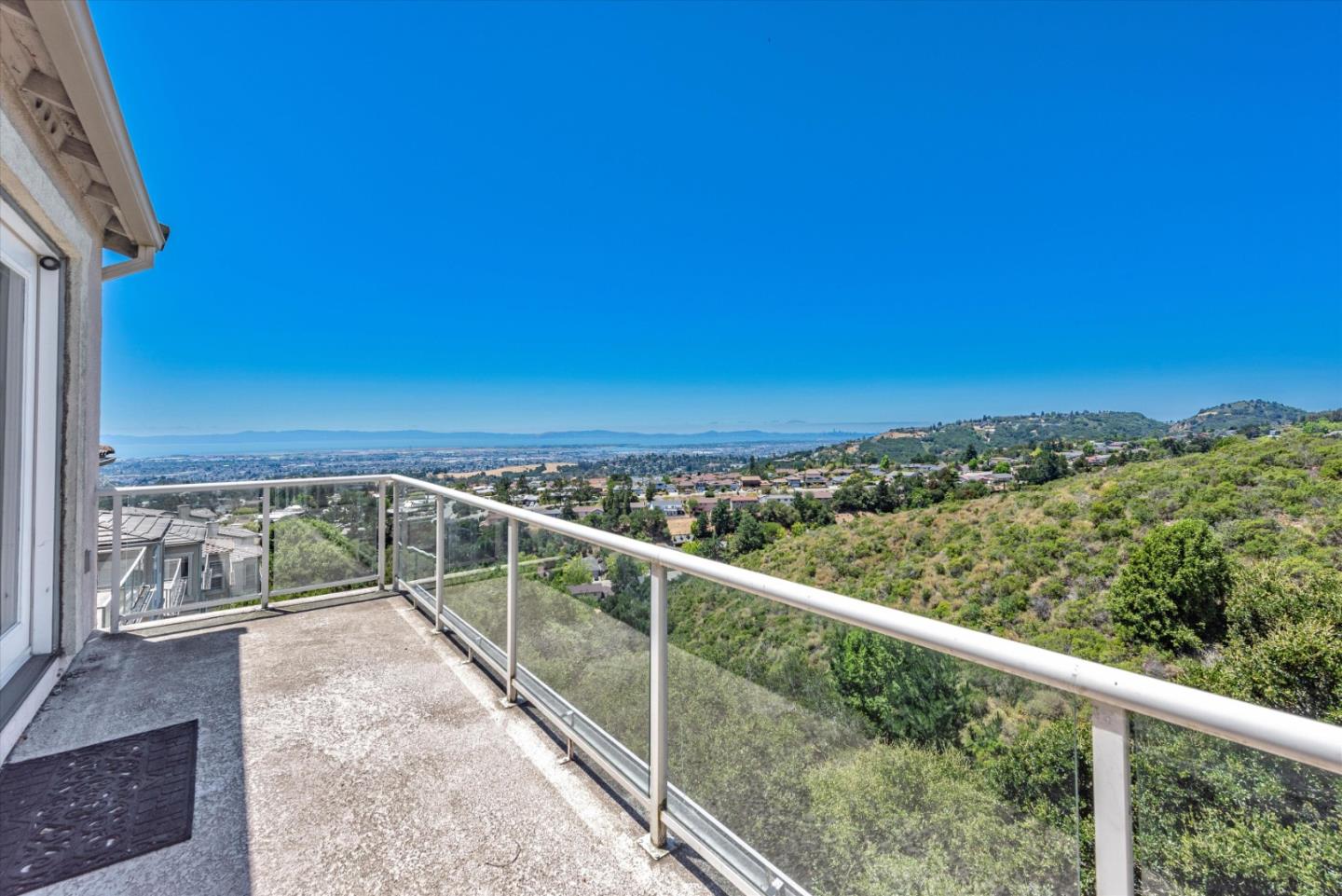 8215 Skyline Circle