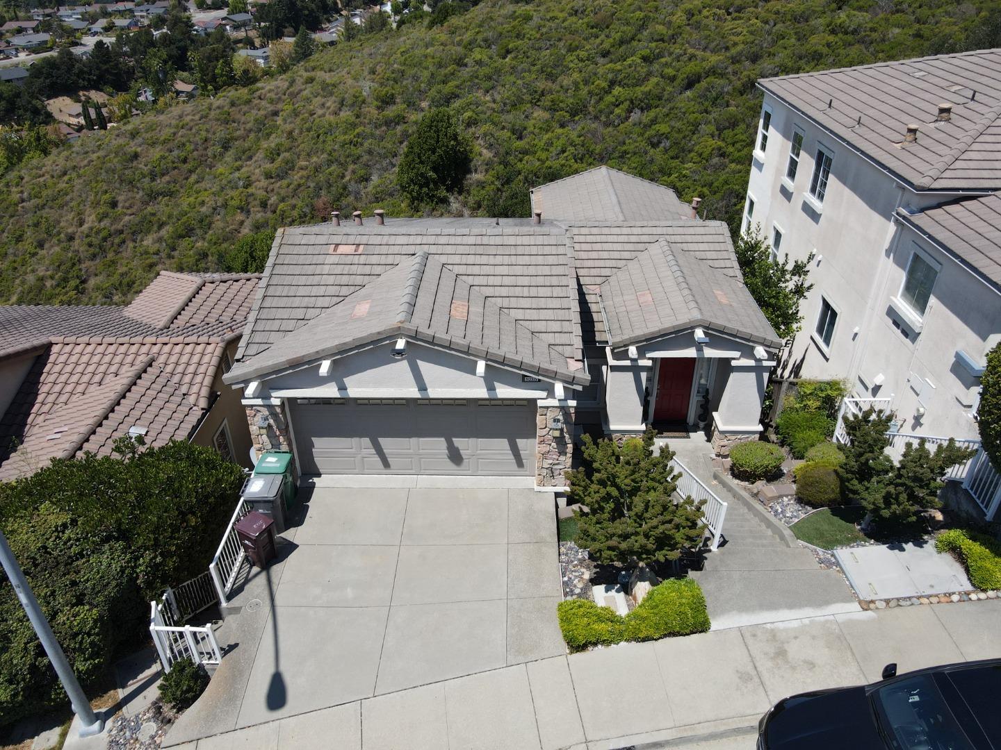 8215 Skyline Circle