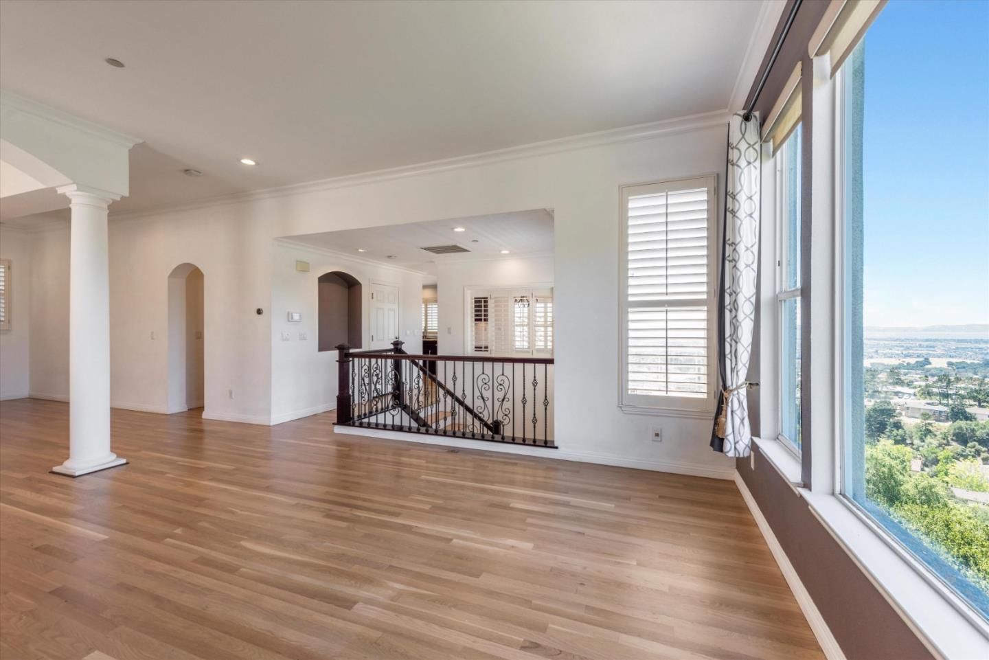 8215 Skyline Circle