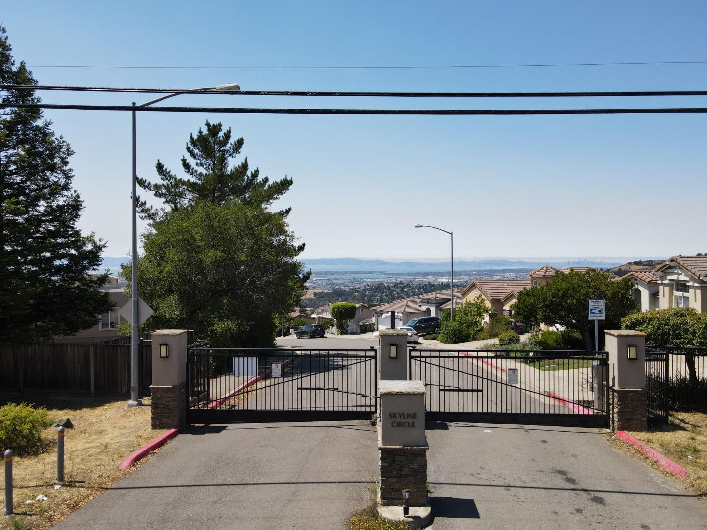 8215 Skyline Circle