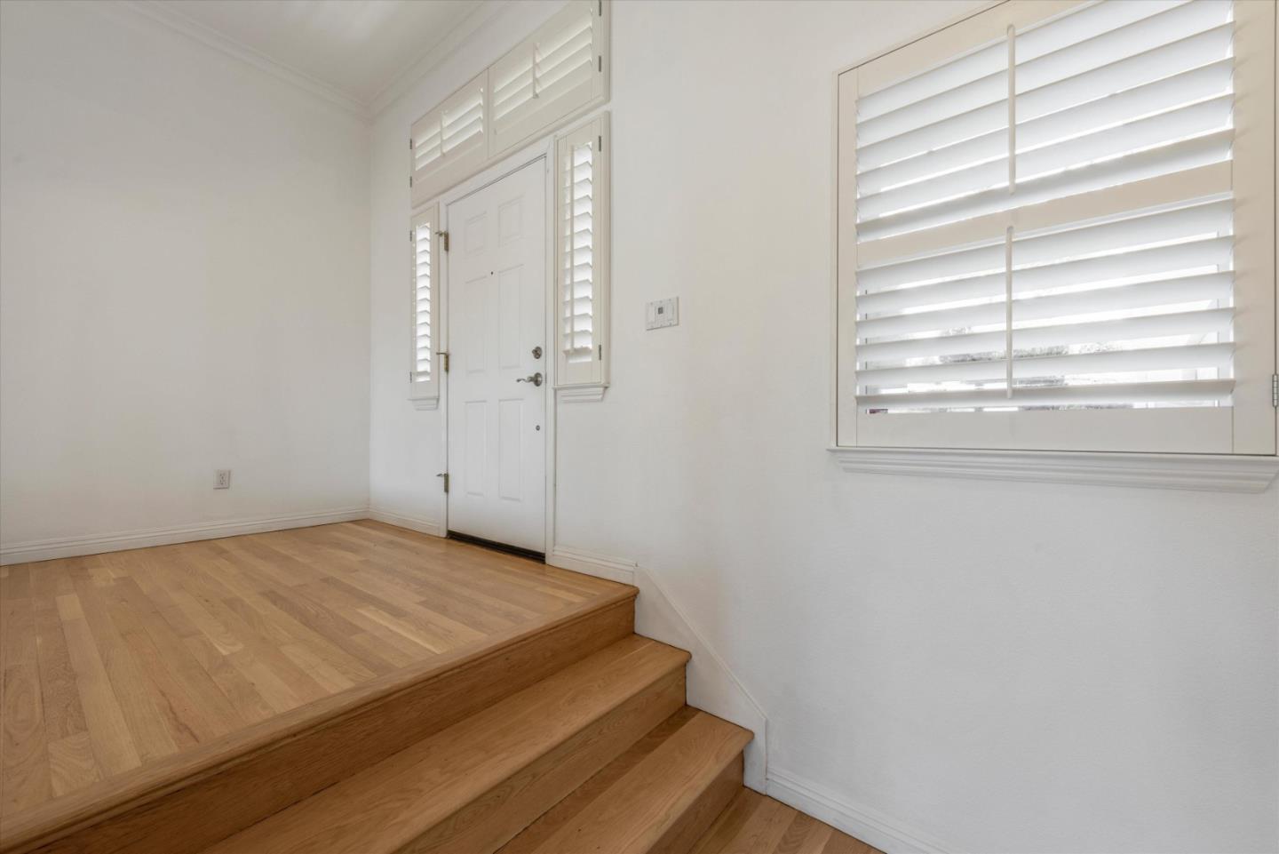8215 Skyline Circle