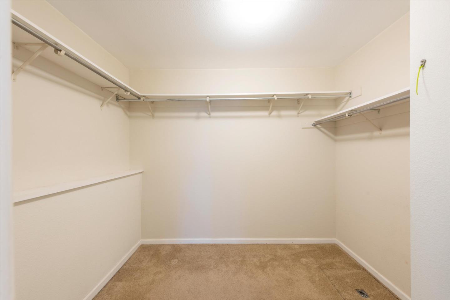 8215 Skyline Circle