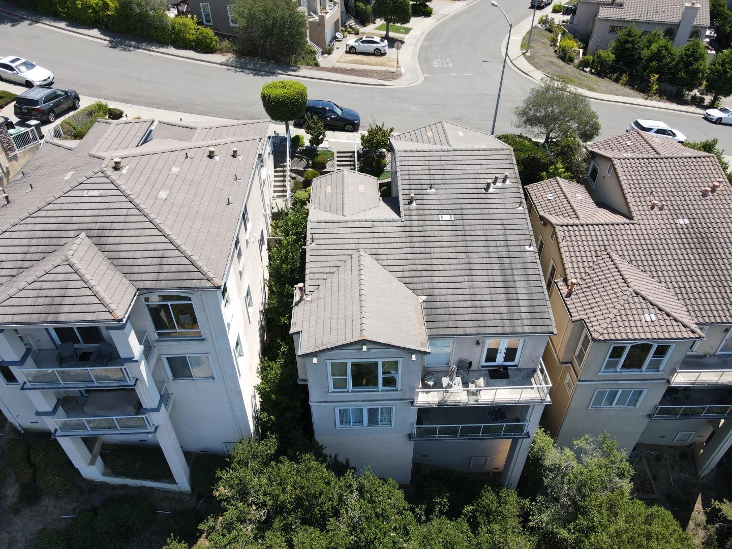 8215 Skyline Circle