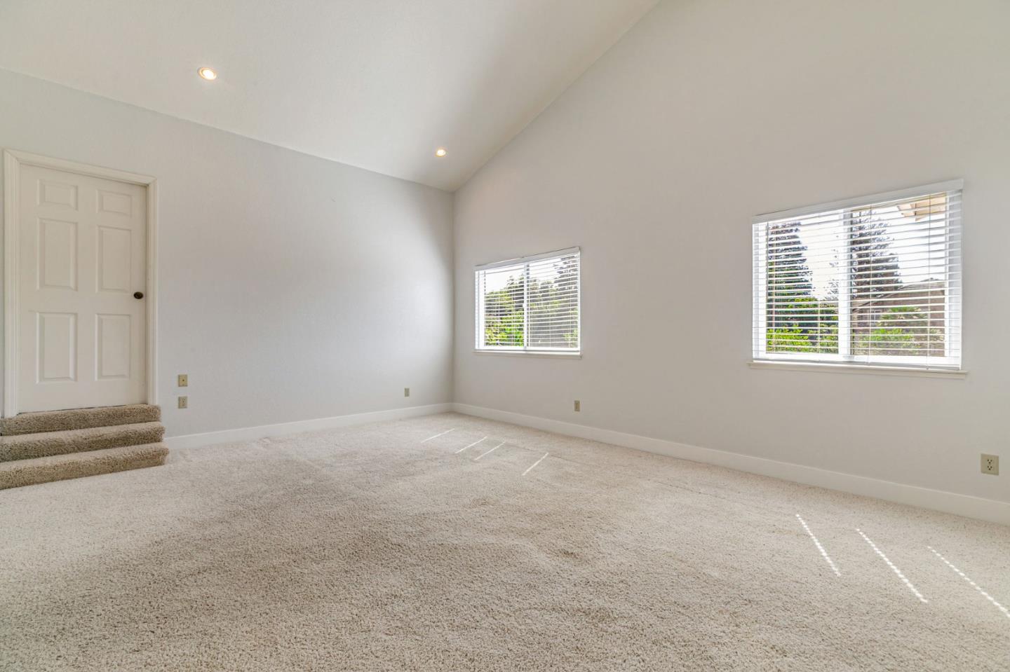 3324 Meadowlands Lane