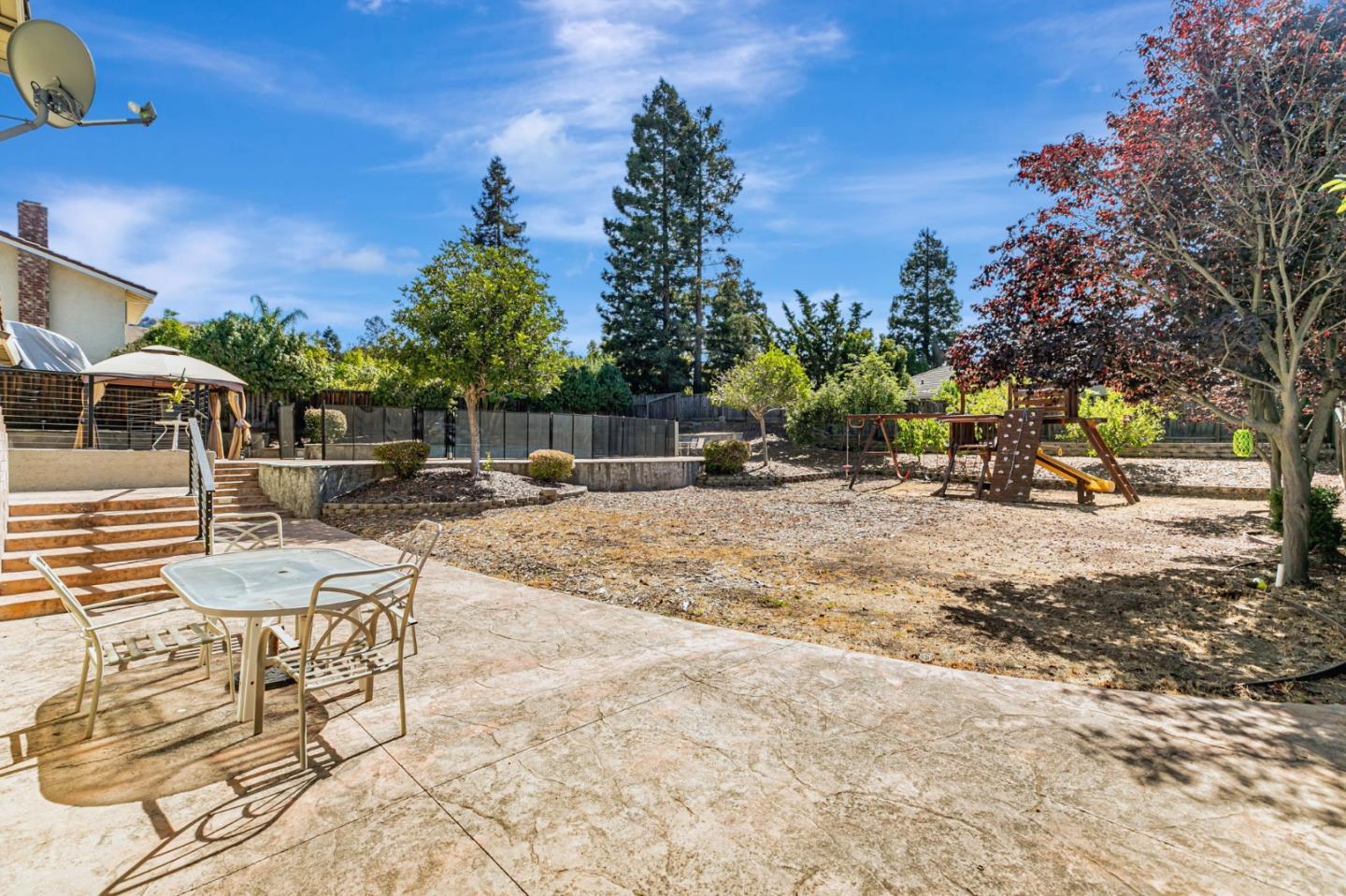 3324 Meadowlands Lane