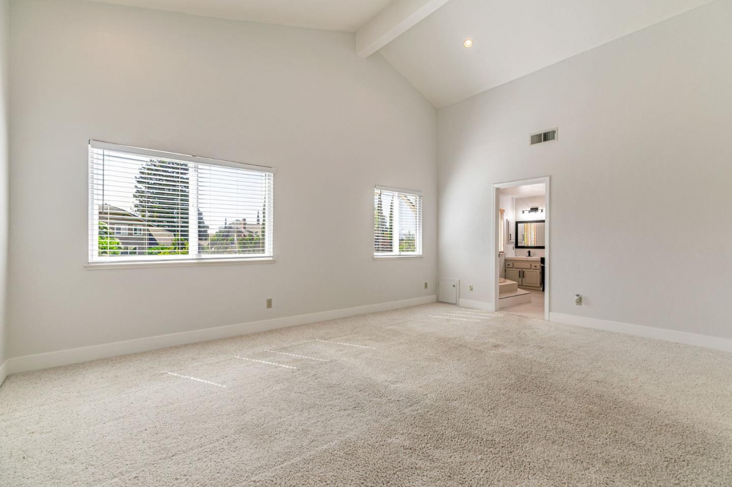 3324 Meadowlands Lane
