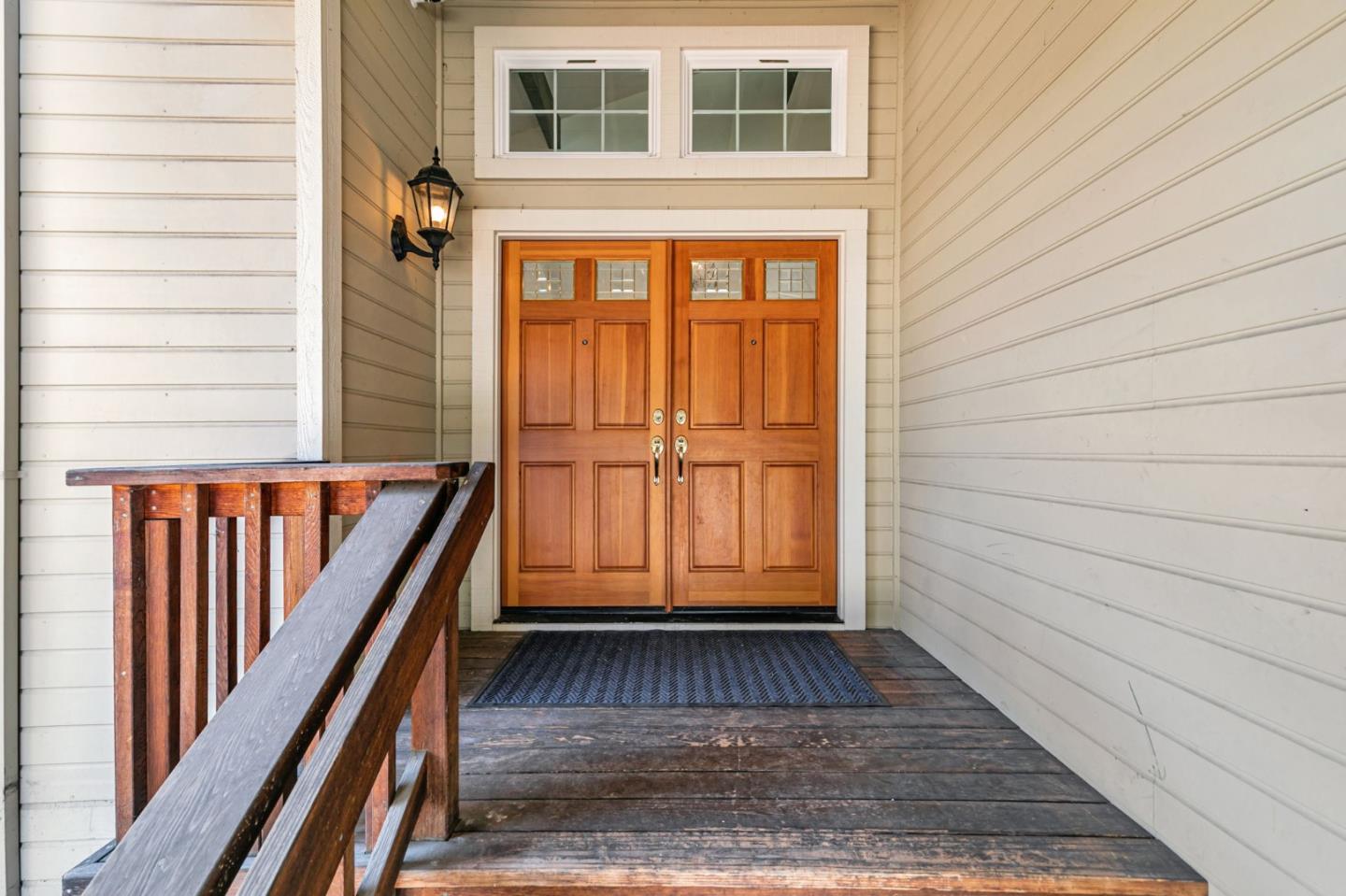 3324 Meadowlands Lane