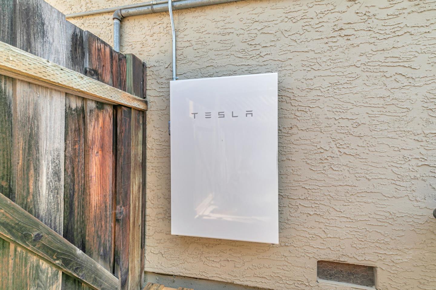 3324 Meadowlands Lane