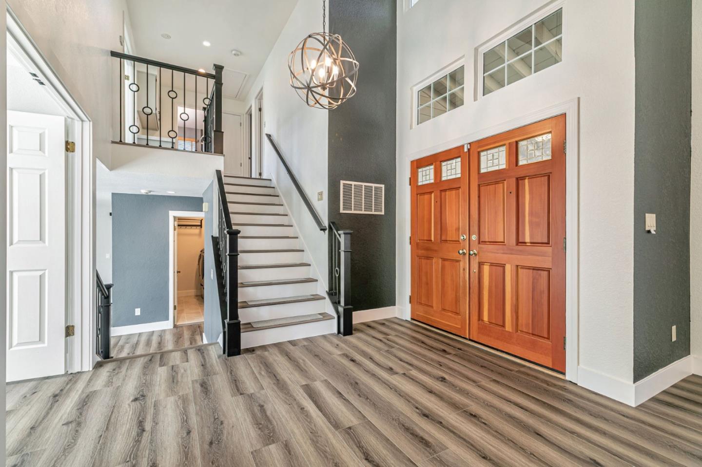 3324 Meadowlands Lane
