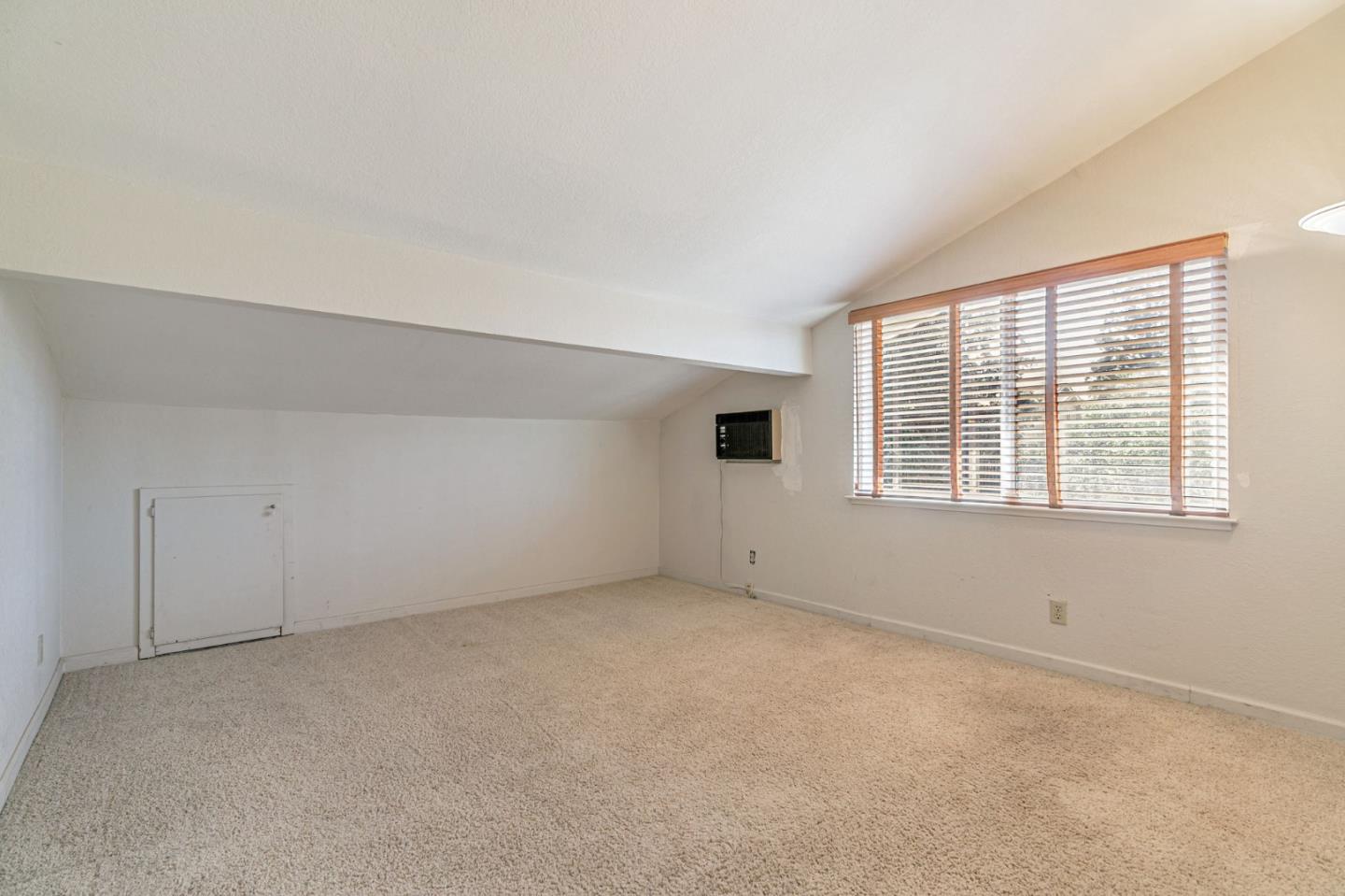 3324 Meadowlands Lane