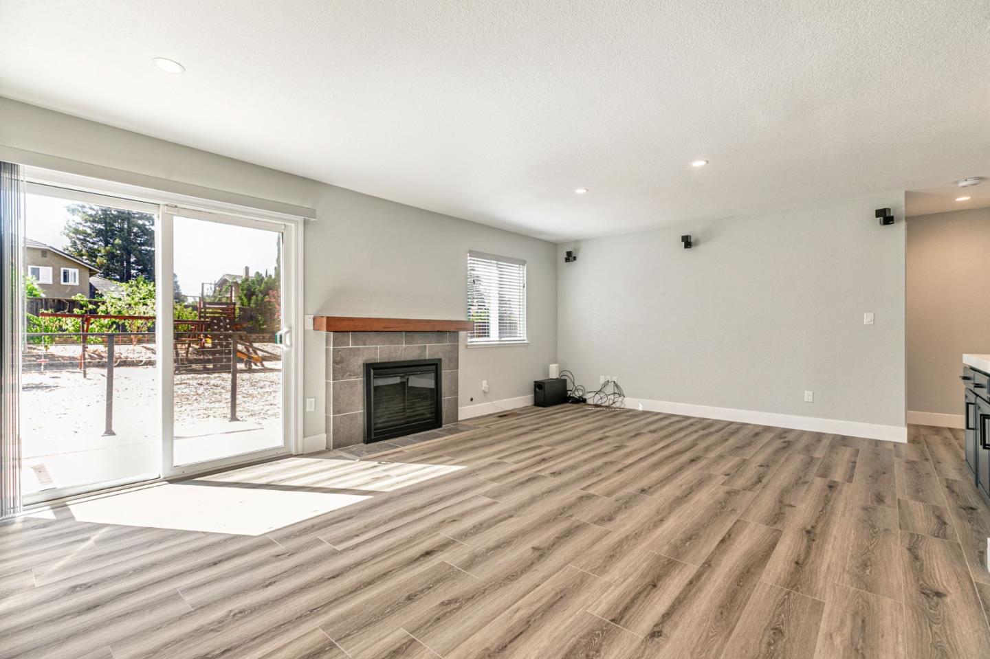 3324 Meadowlands Lane