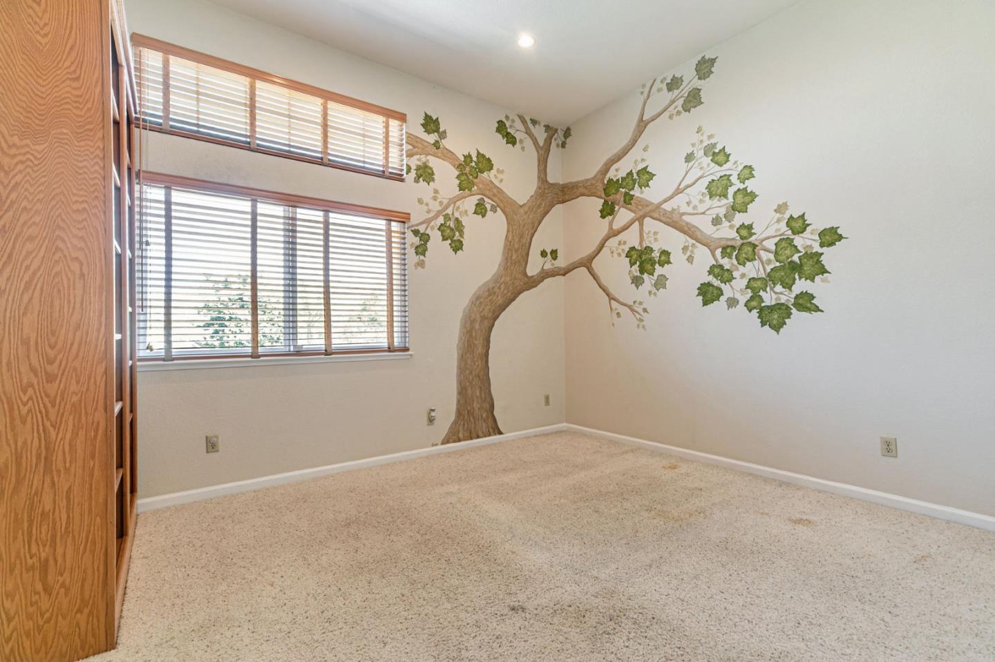 3324 Meadowlands Lane