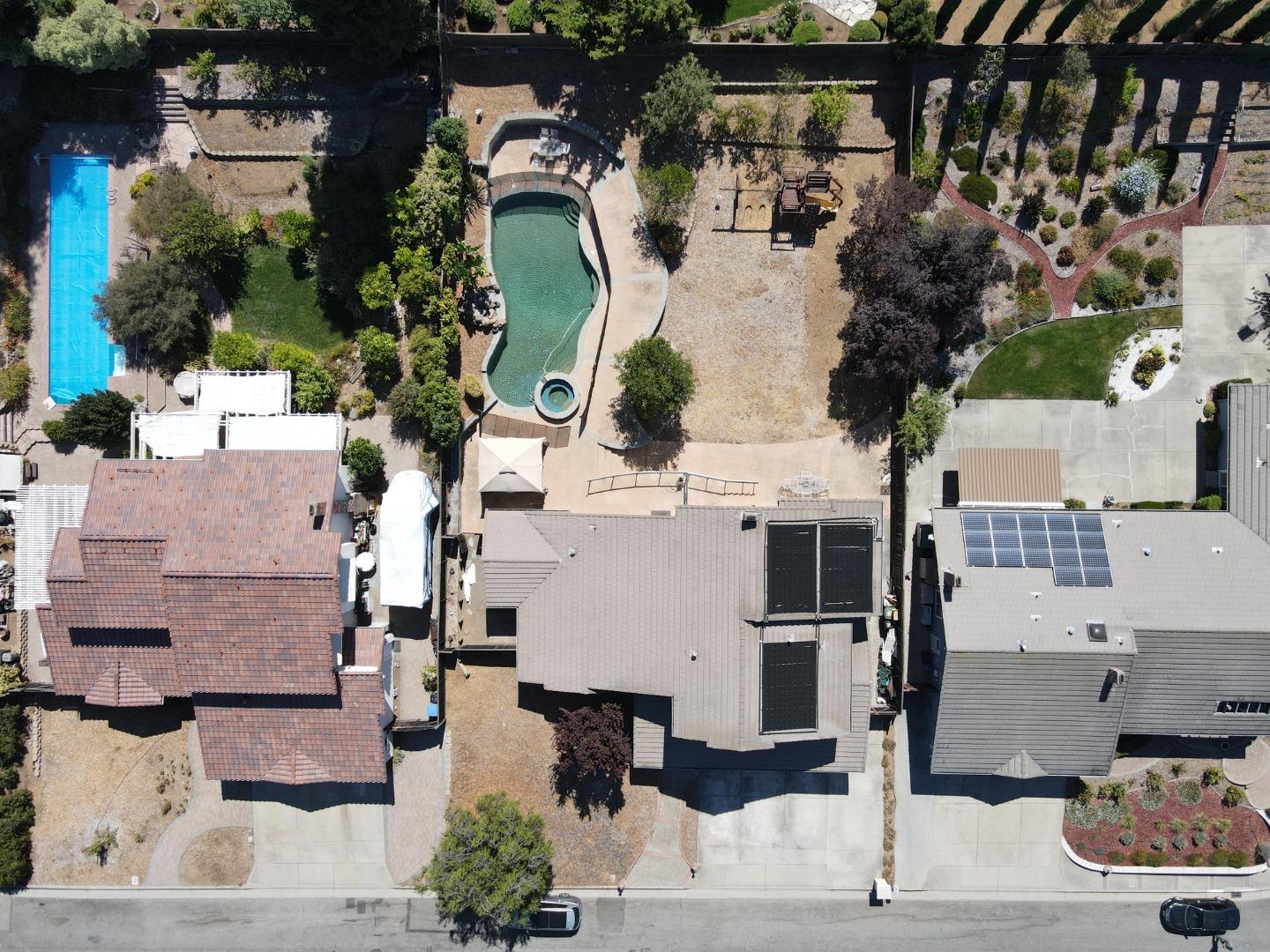 3324 Meadowlands Lane