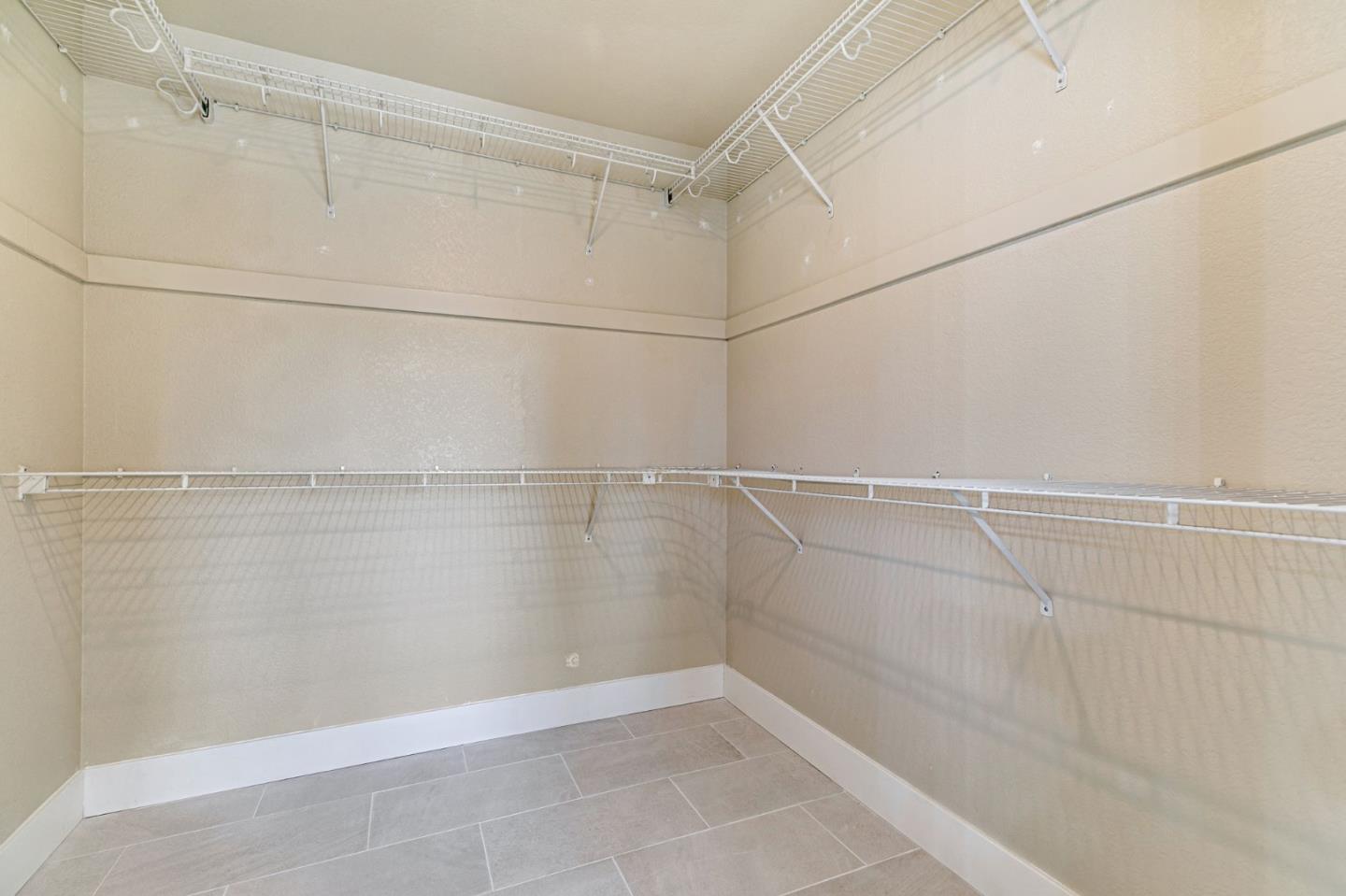 3324 Meadowlands Lane