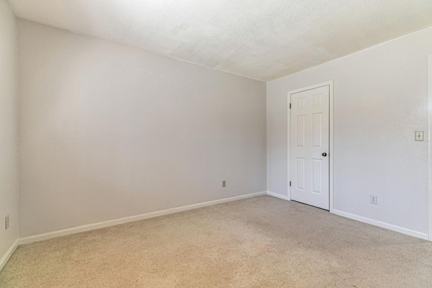 3324 Meadowlands Lane