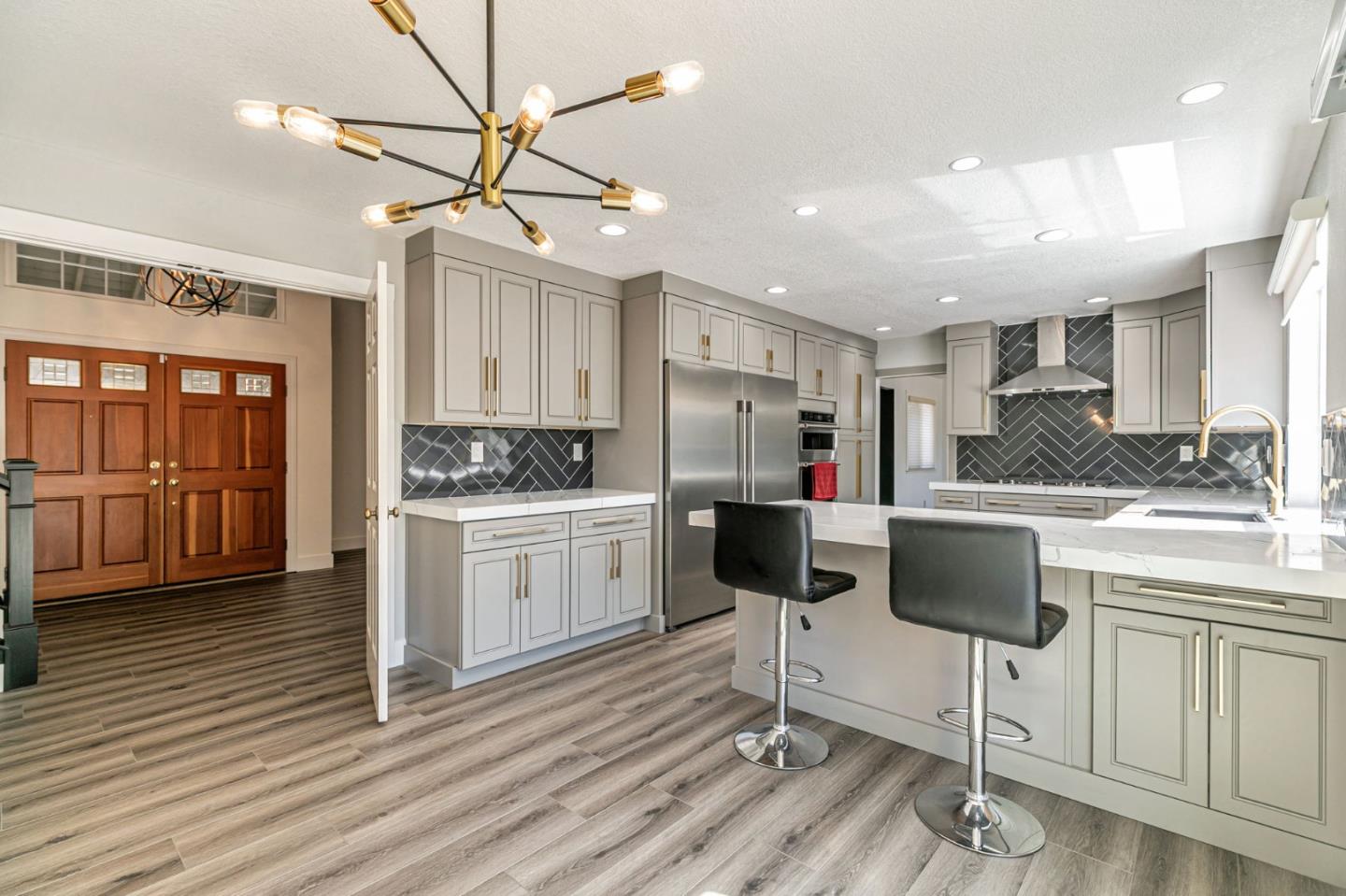 3324 Meadowlands Lane