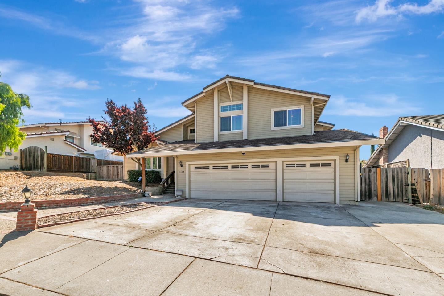 3324 Meadowlands Lane