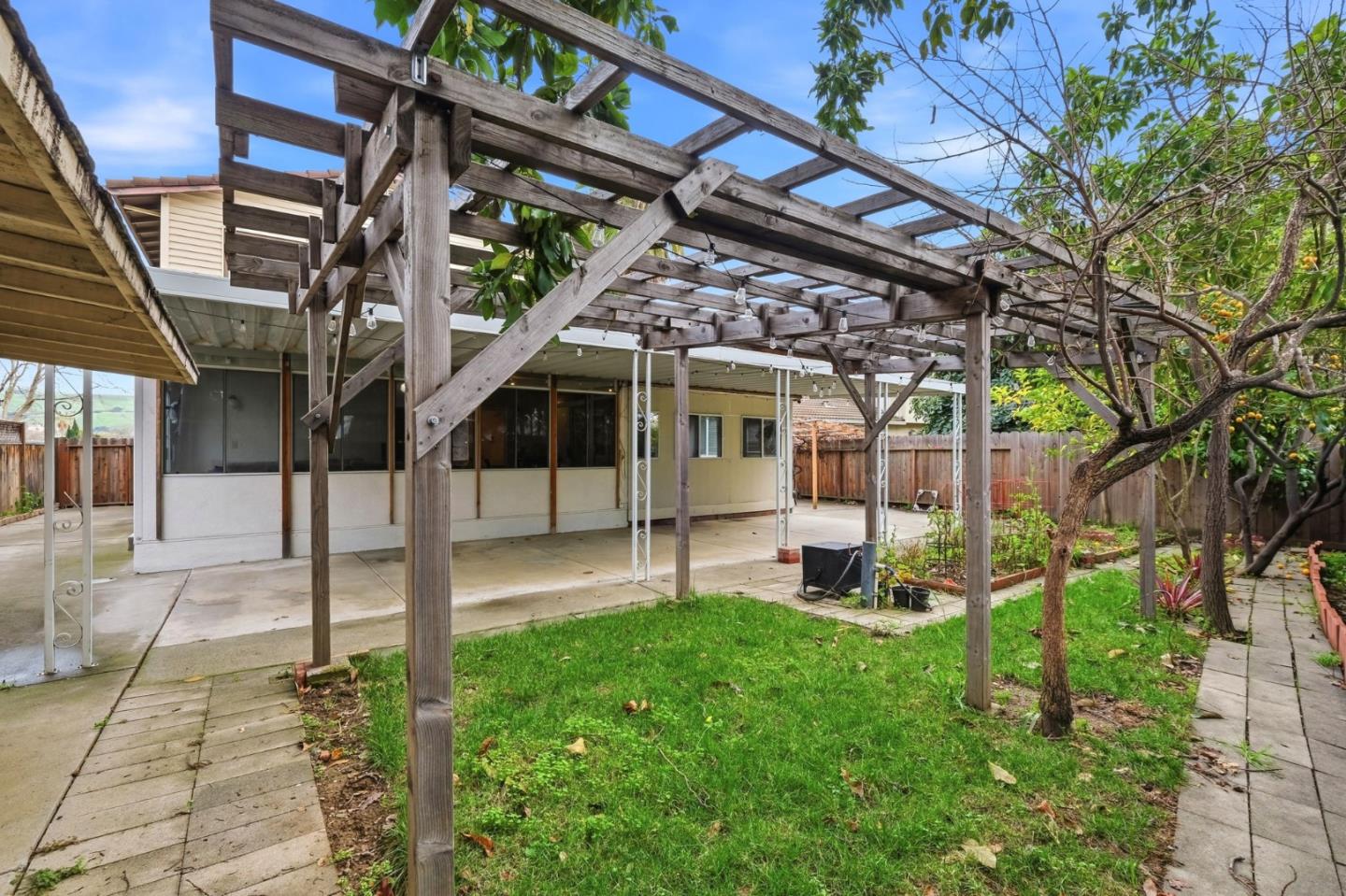 1729 Sherman Drive