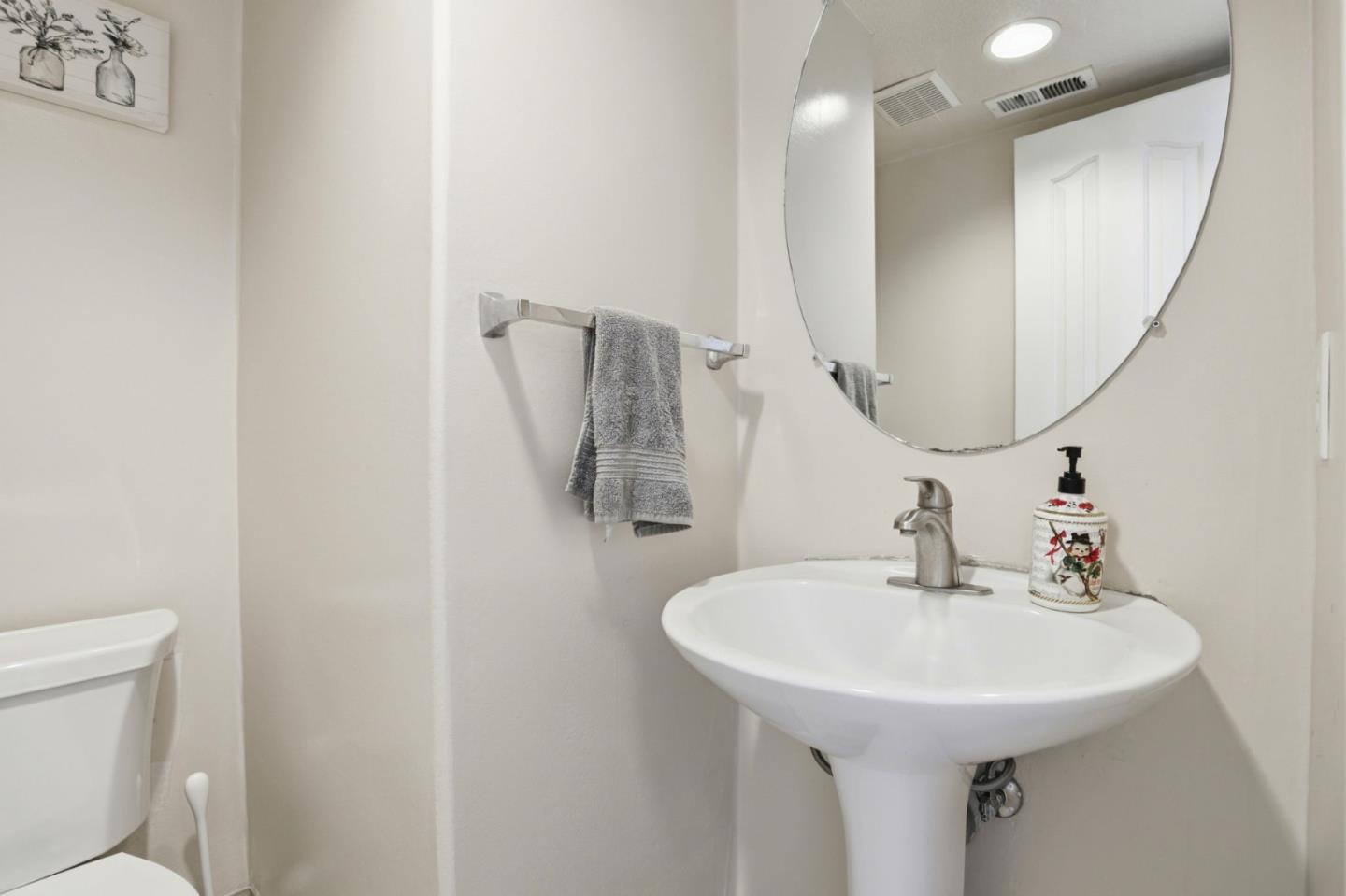 429 Airstream Court