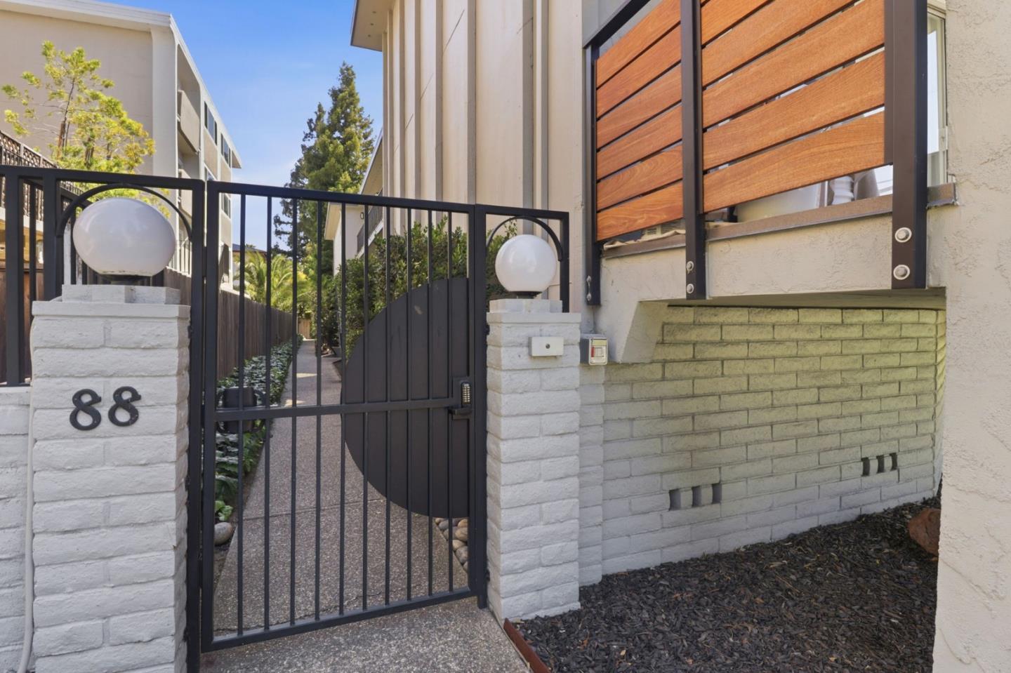 88 Claremont Avenue 8