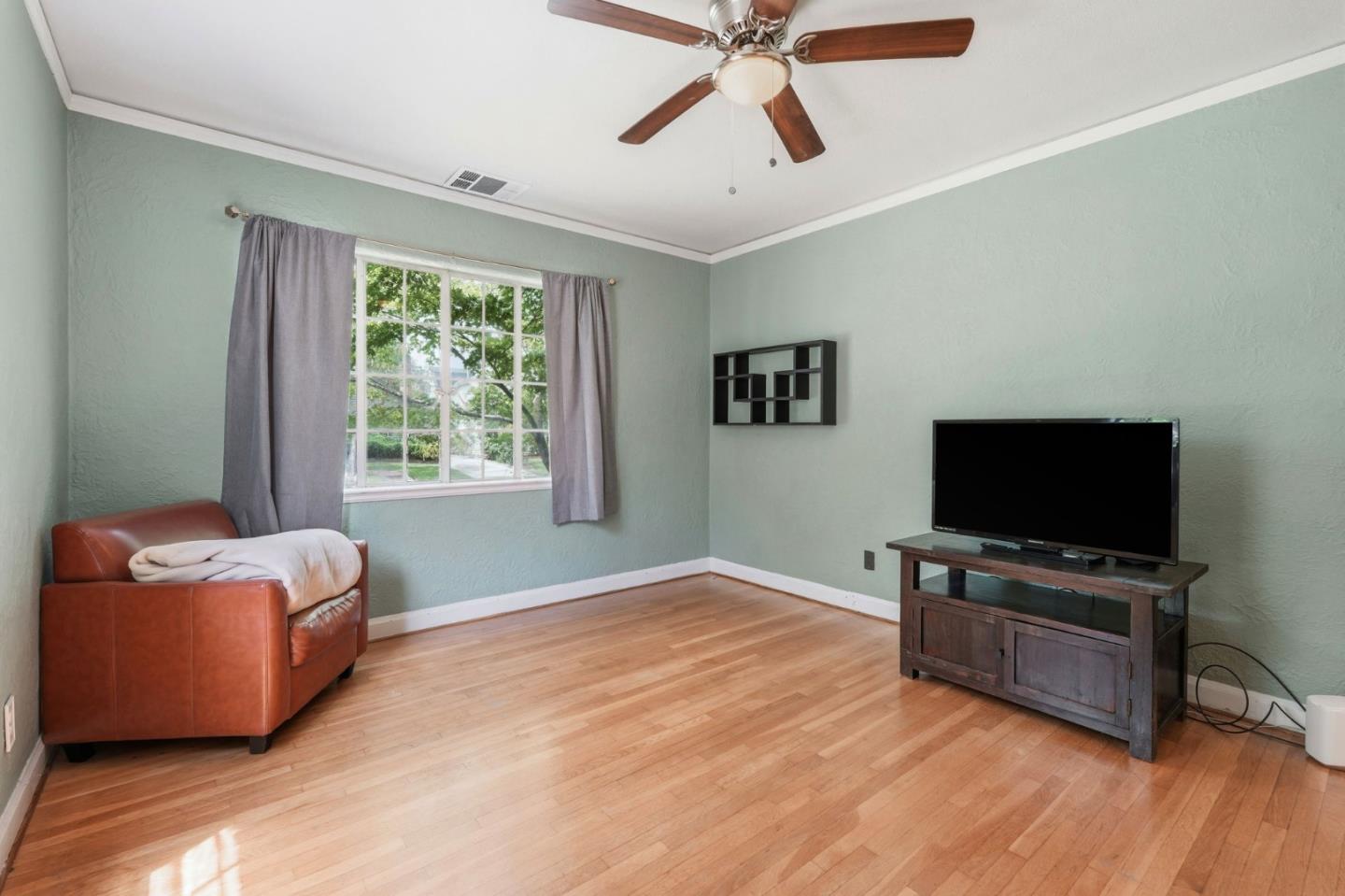 136 West Stadium Drive