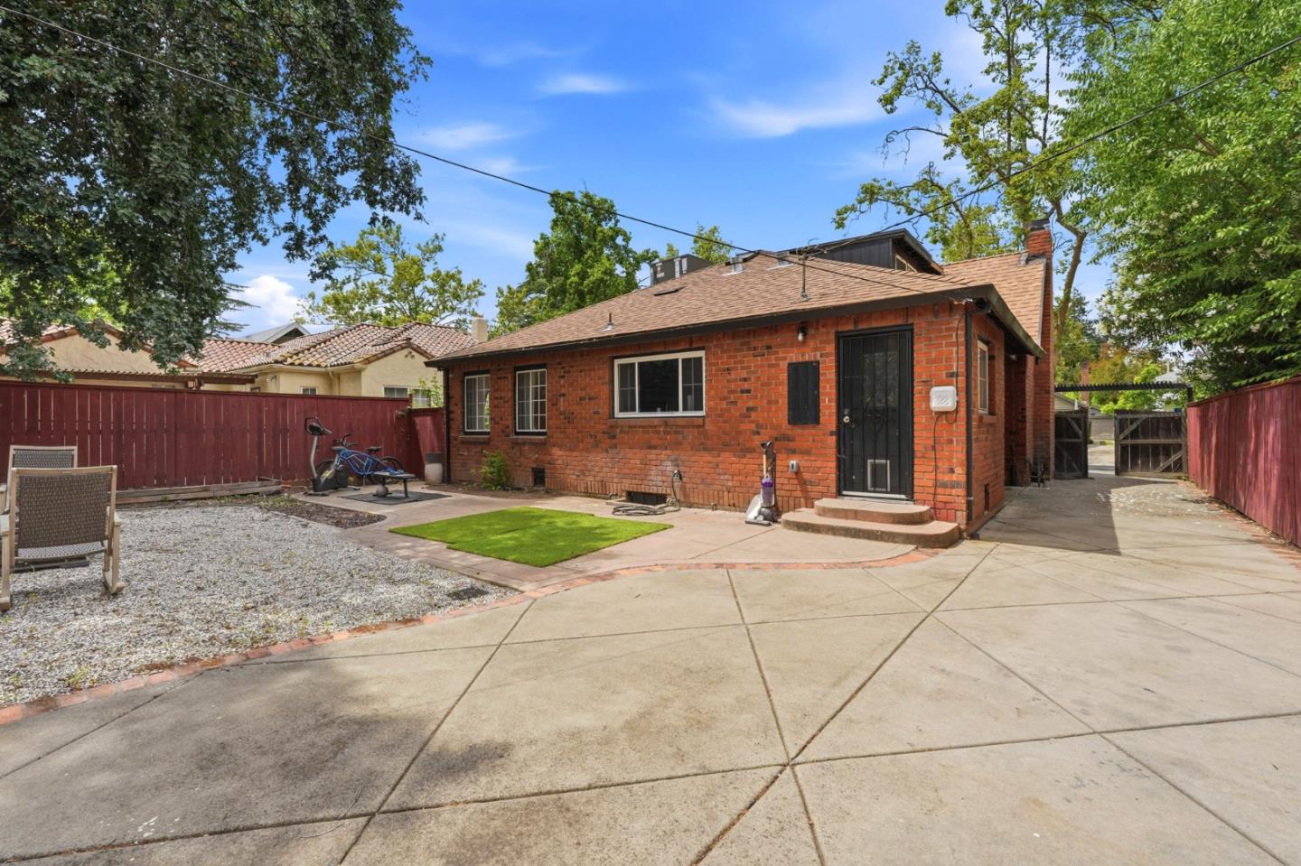 136 West Stadium Drive