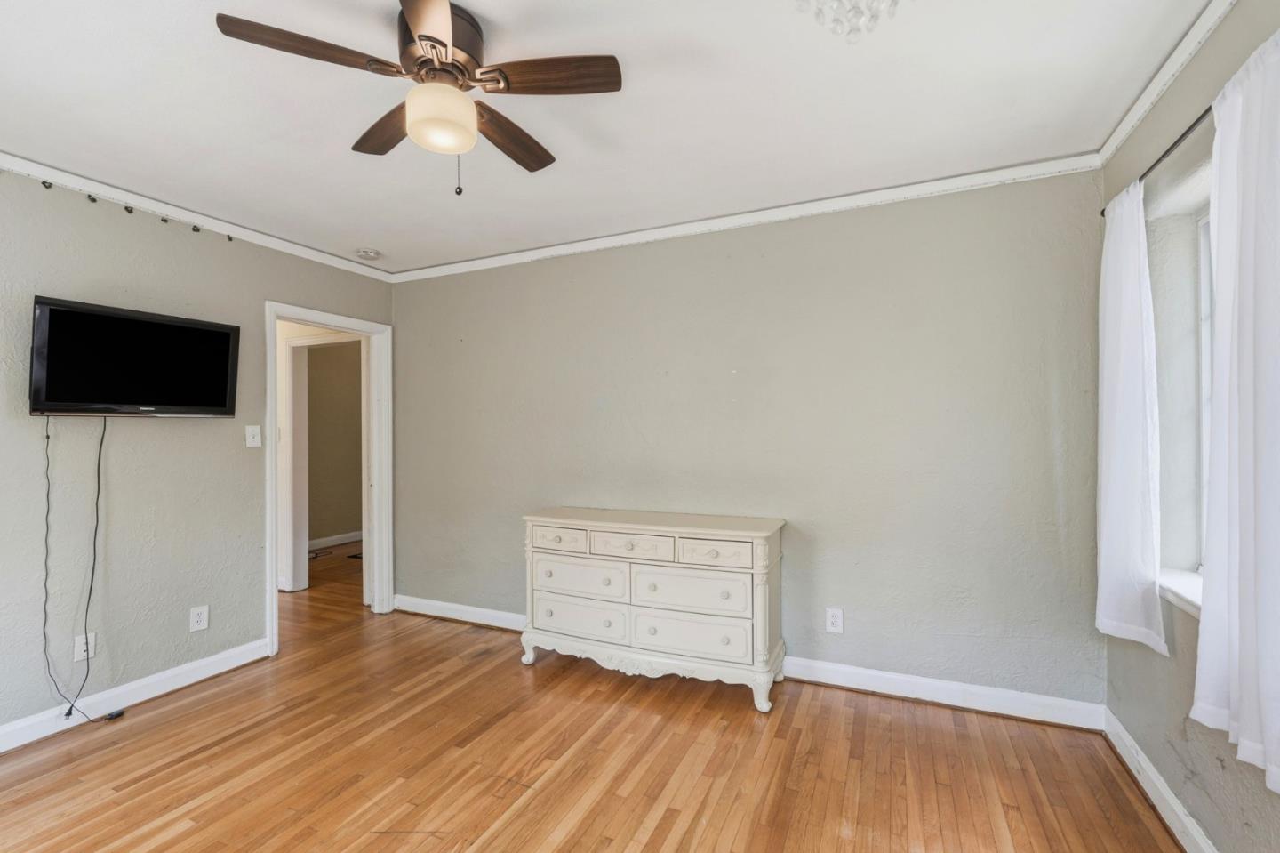 136 West Stadium Drive
