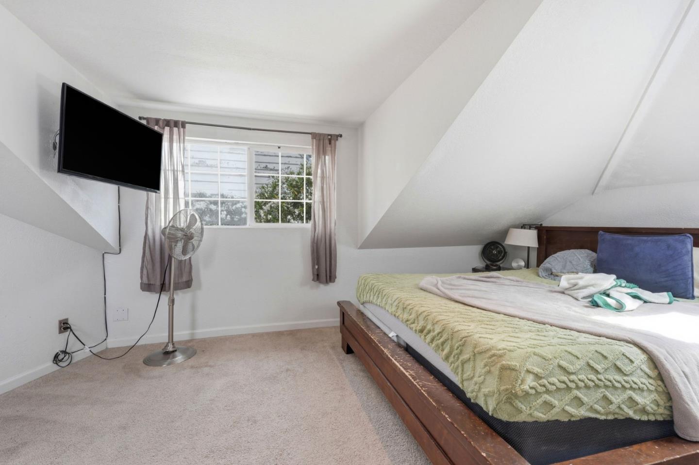 136 West Stadium Drive