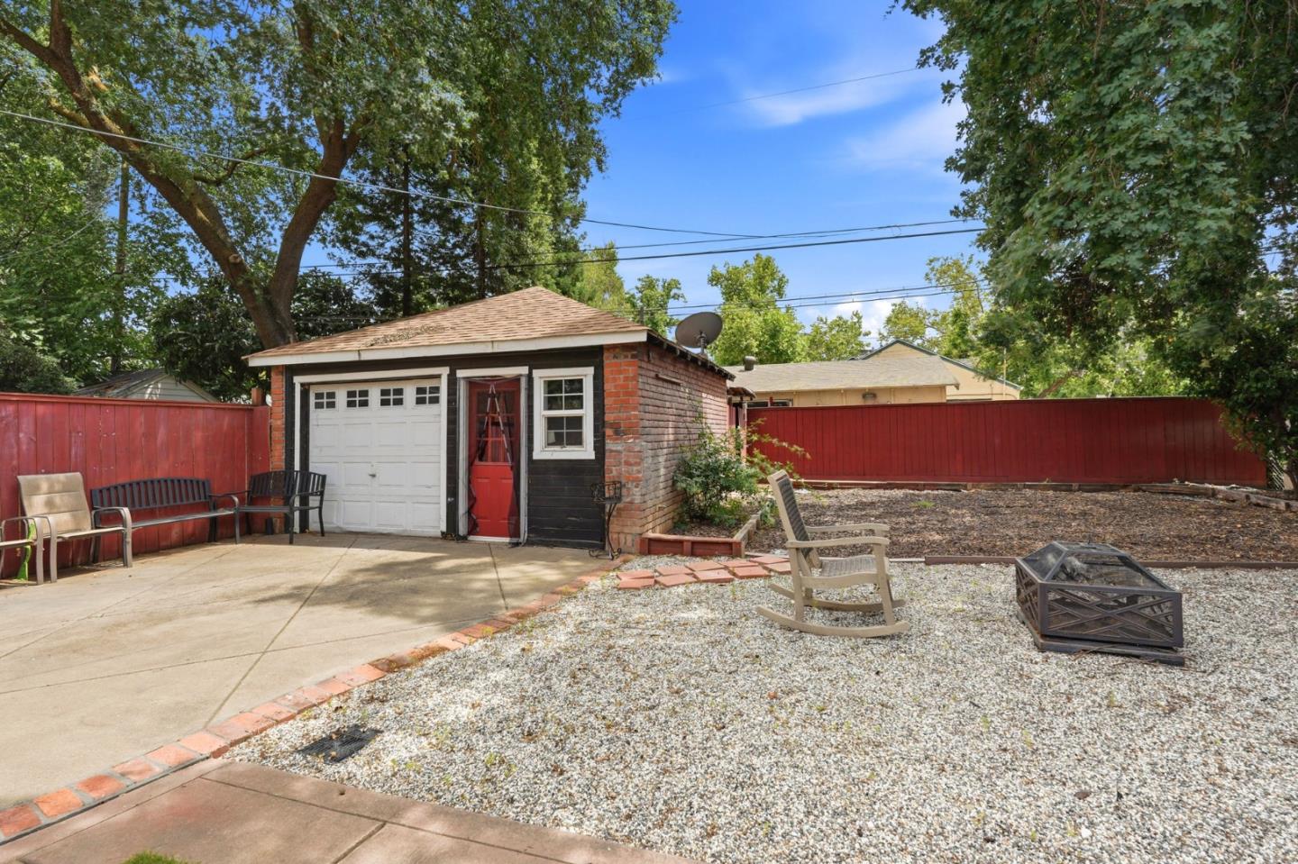 136 West Stadium Drive
