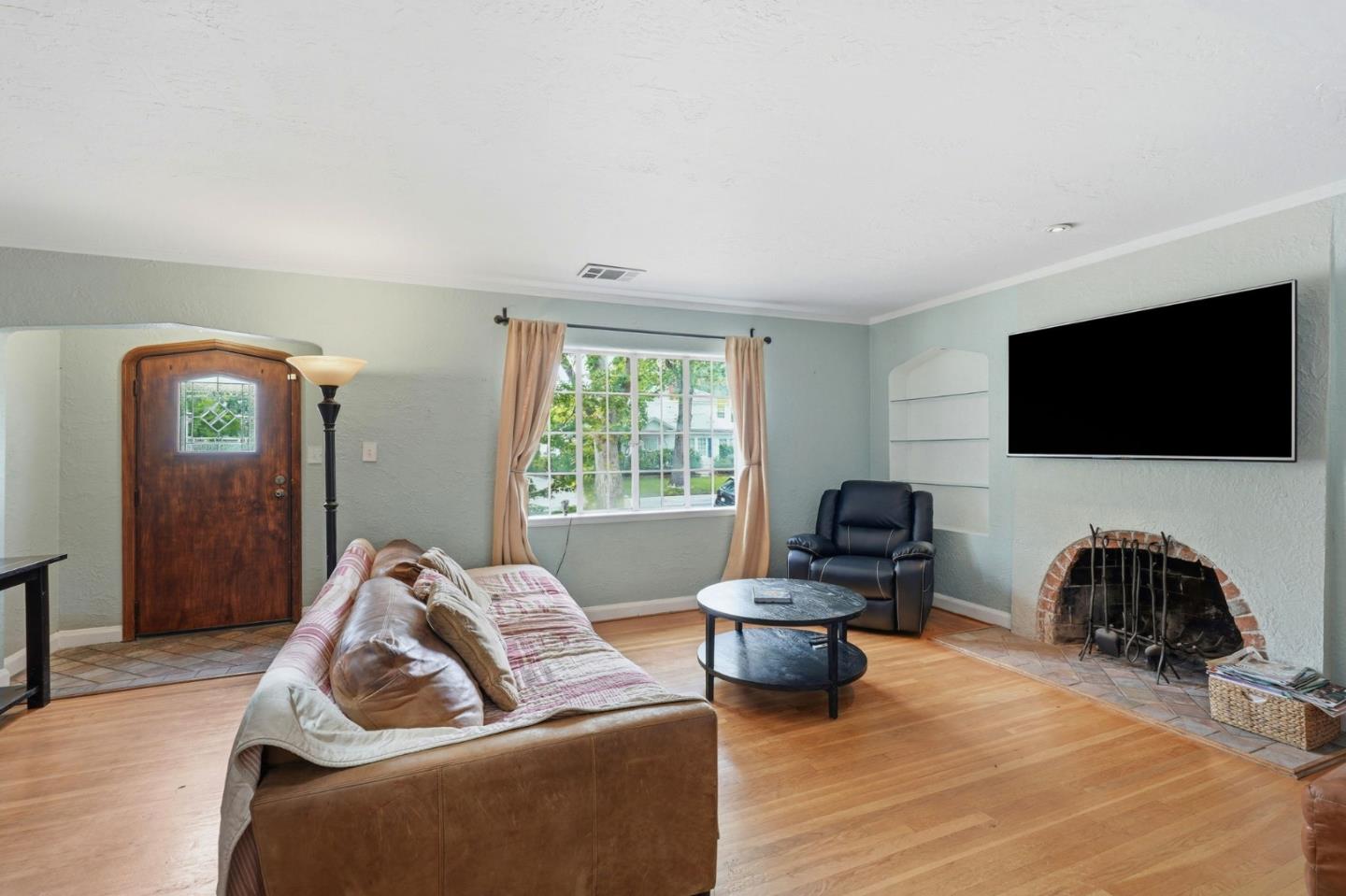 136 West Stadium Drive