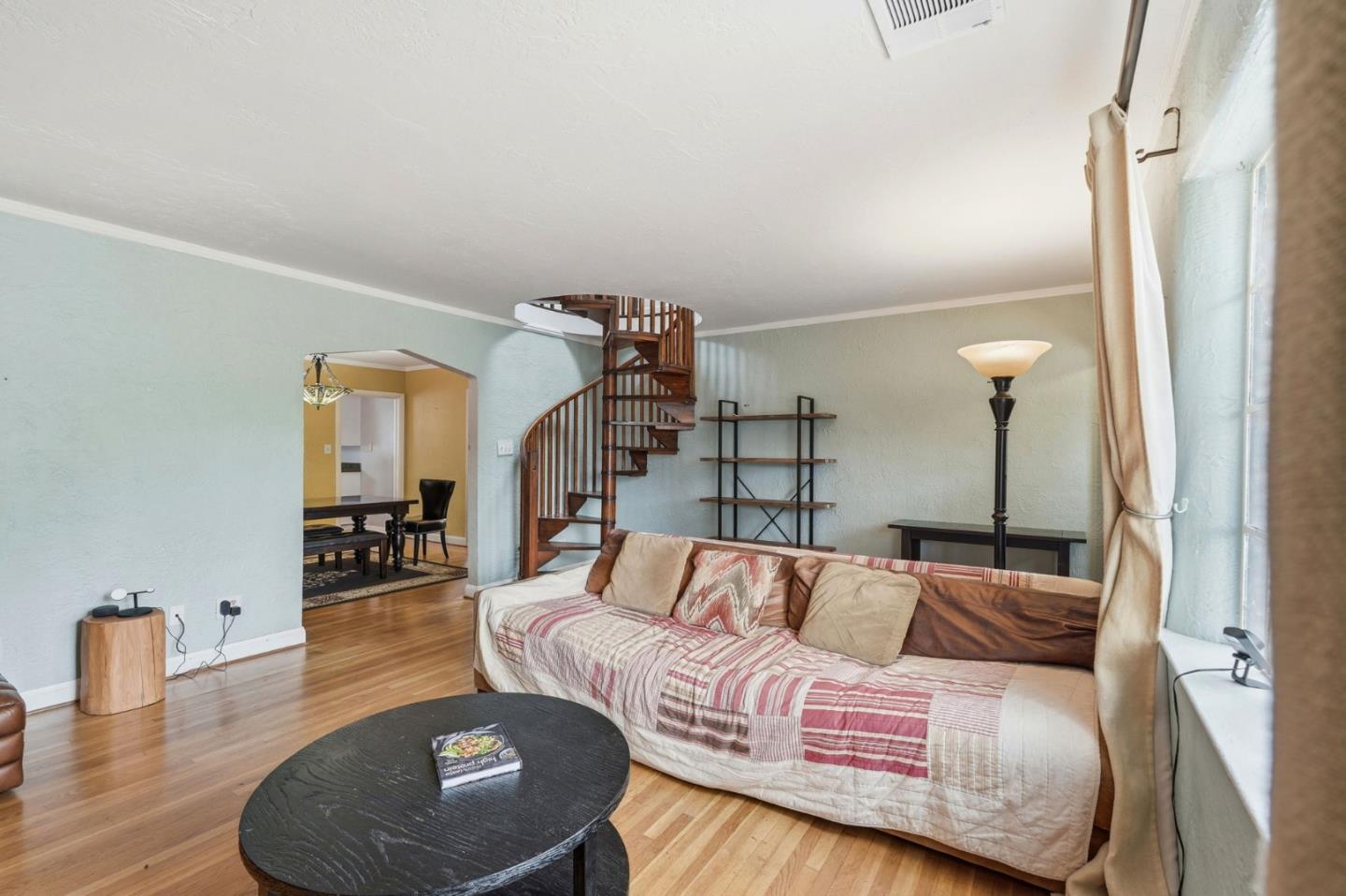 136 West Stadium Drive
