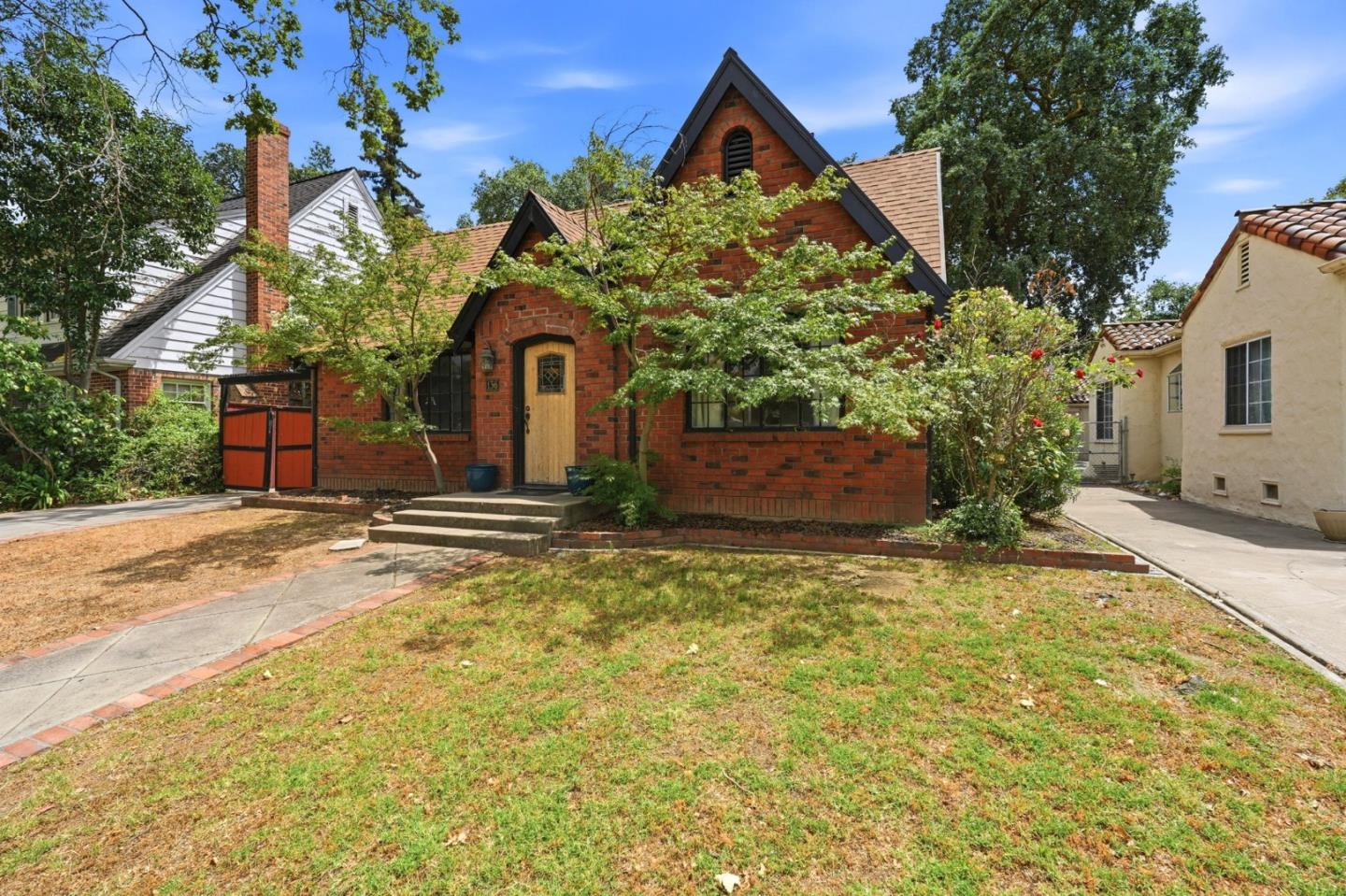 136 West Stadium Drive