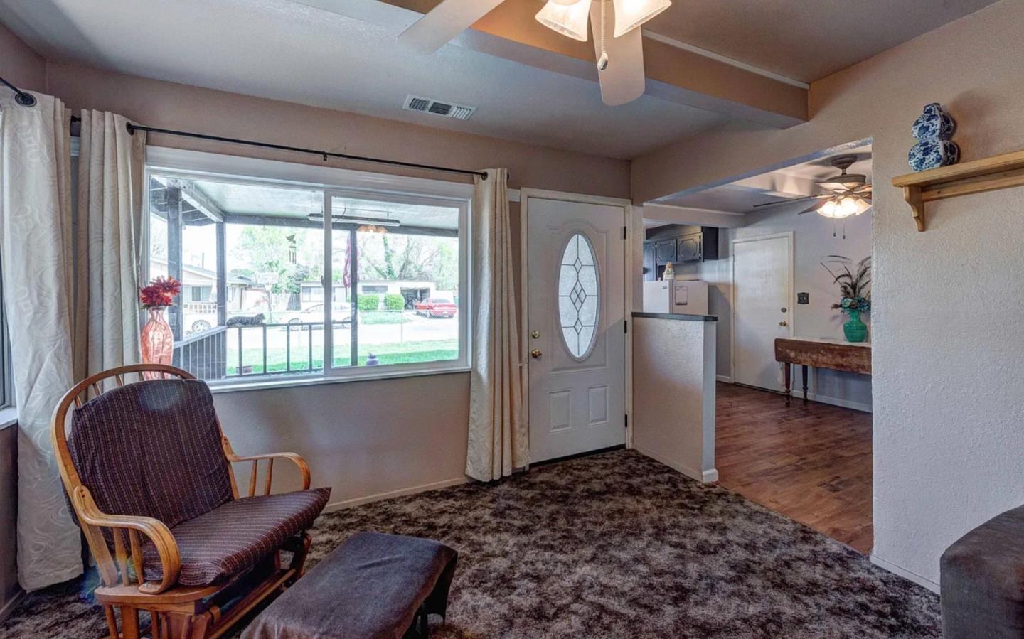 2886 Pinto LN