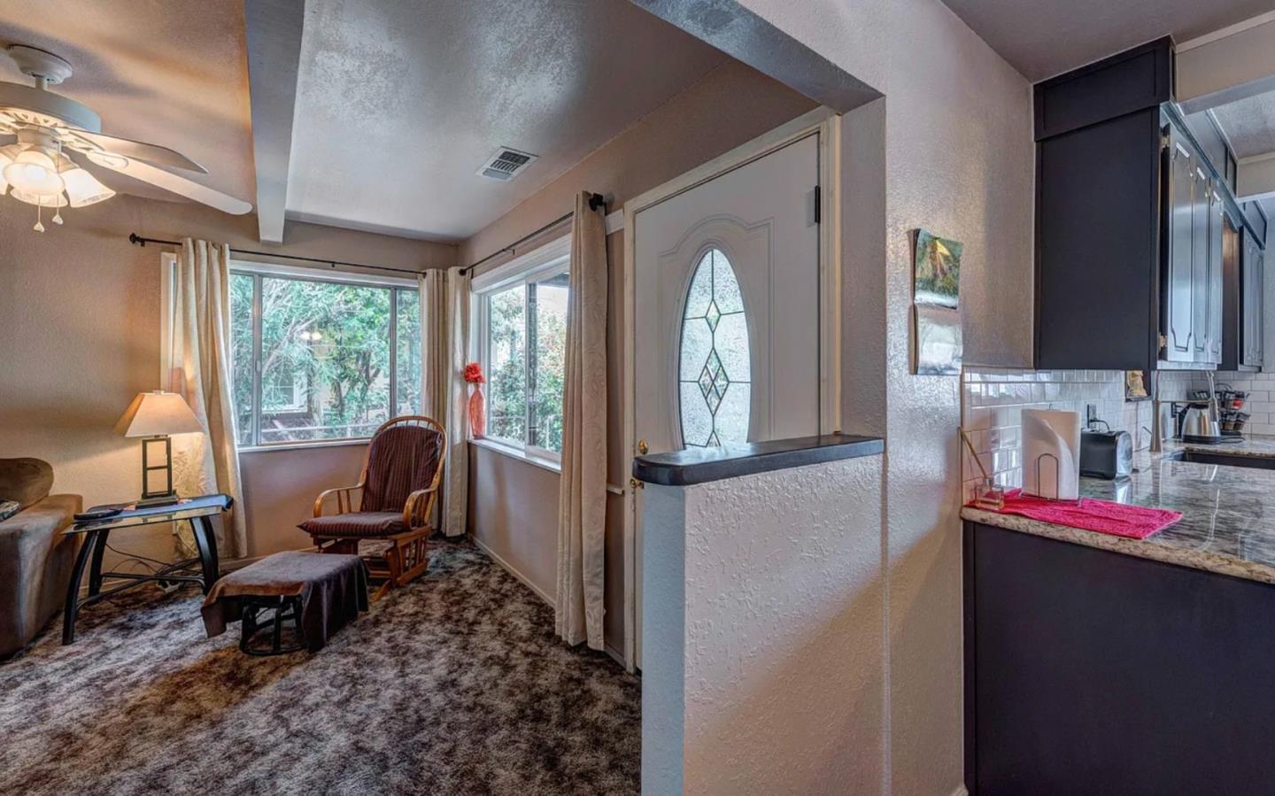 2886 Pinto LN