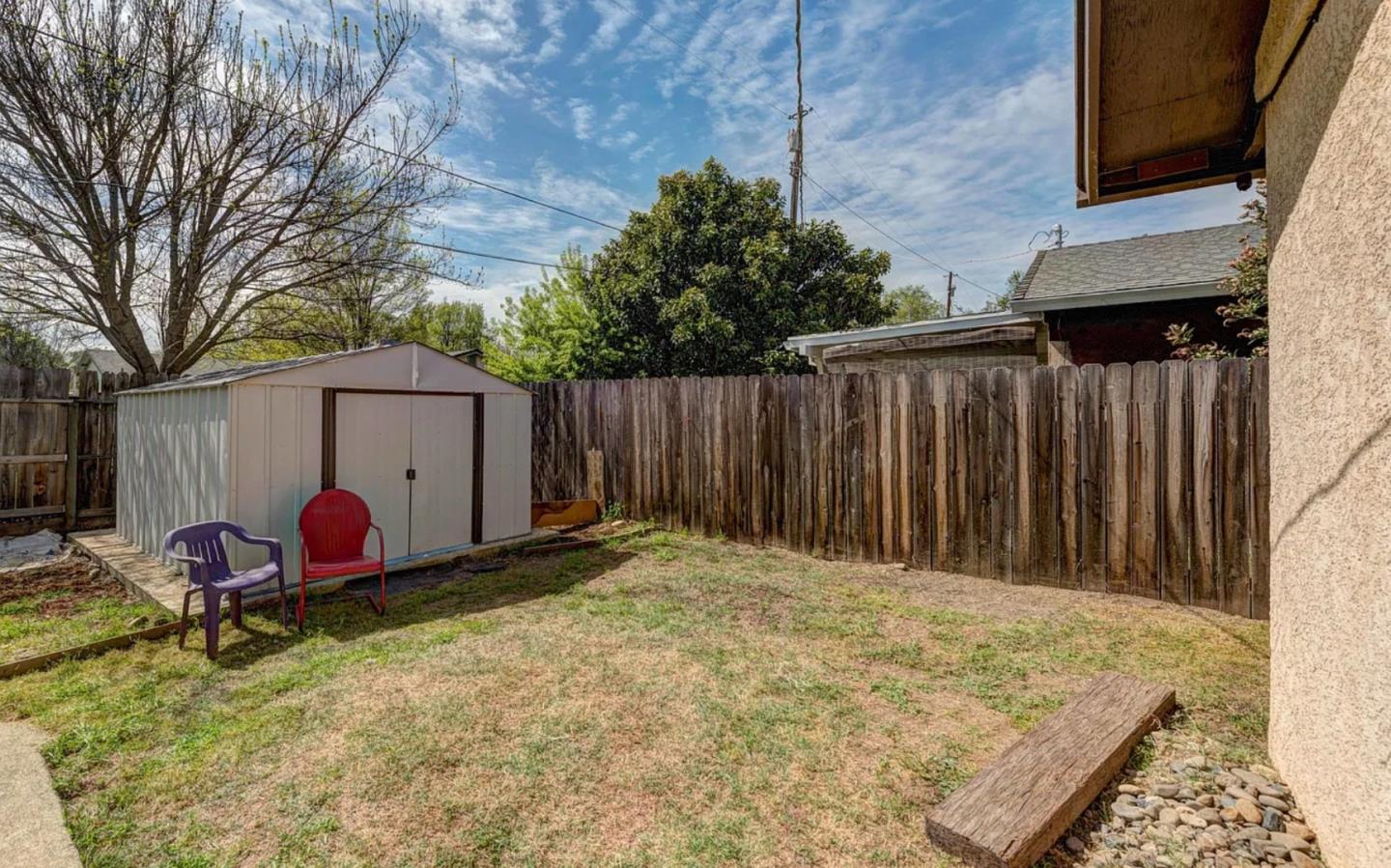 2886 Pinto LN