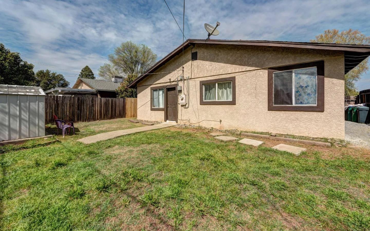 2886 Pinto LN