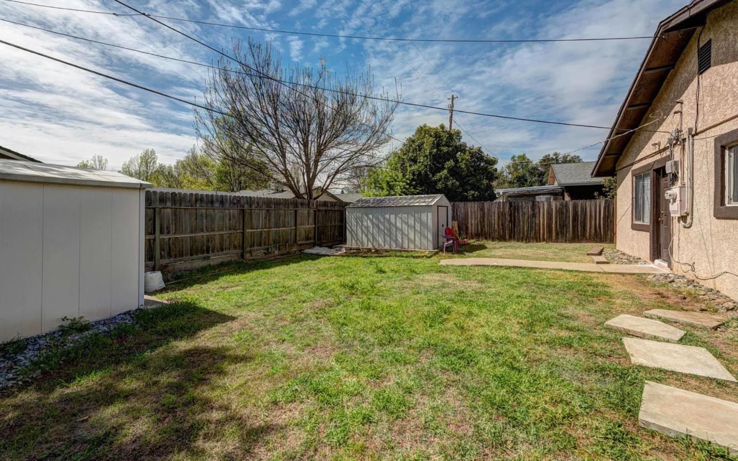 2886 Pinto LN