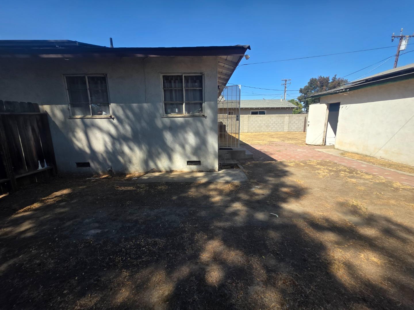 1412 Saxon WAY