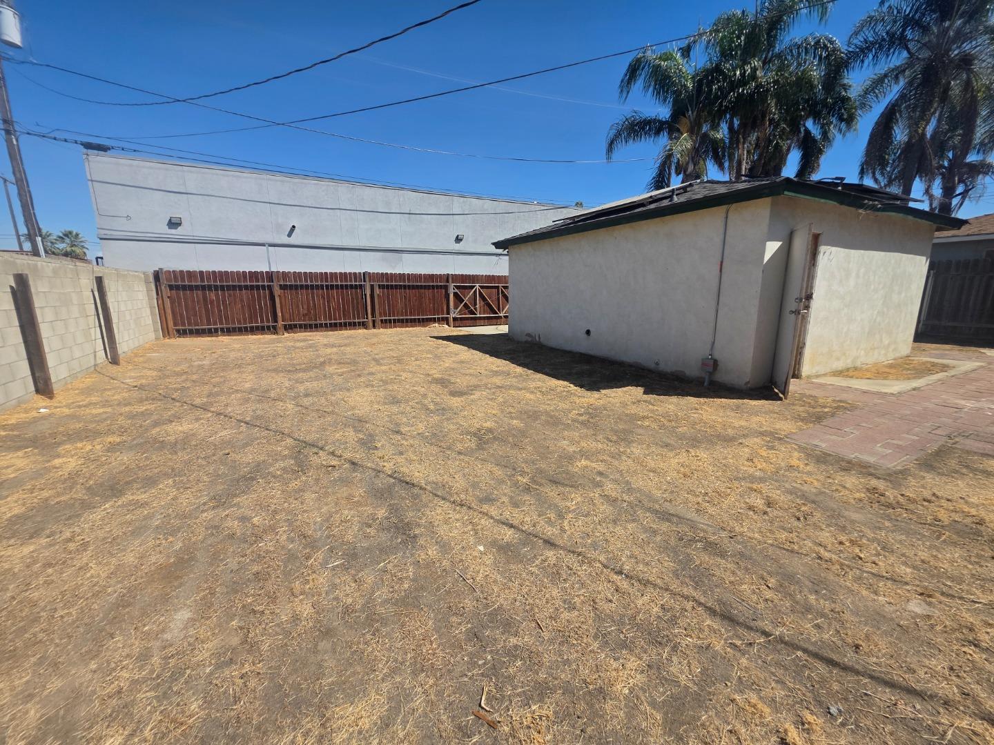 1412 Saxon WAY