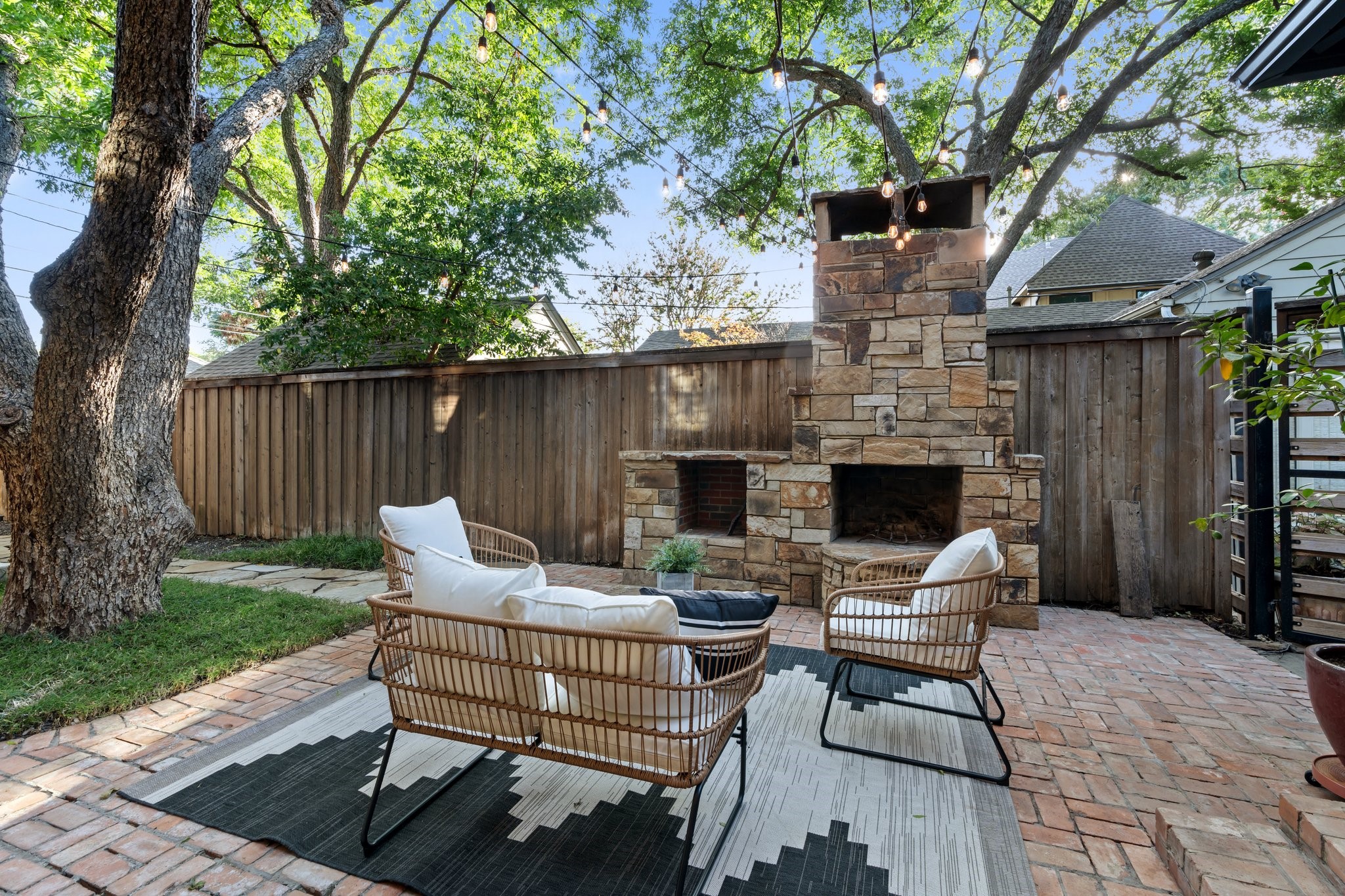 4818 W Hanover Avenue